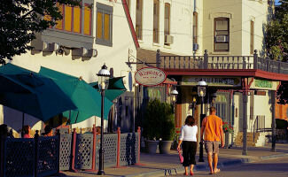 Walk a few blocks for an exquisite dinner at Schuler's Restaurant , the favorite dining spot in the area for 100 years! Read more about Schuler's . There are also many other spots within walking distance for lunch, coffee or ice cream!