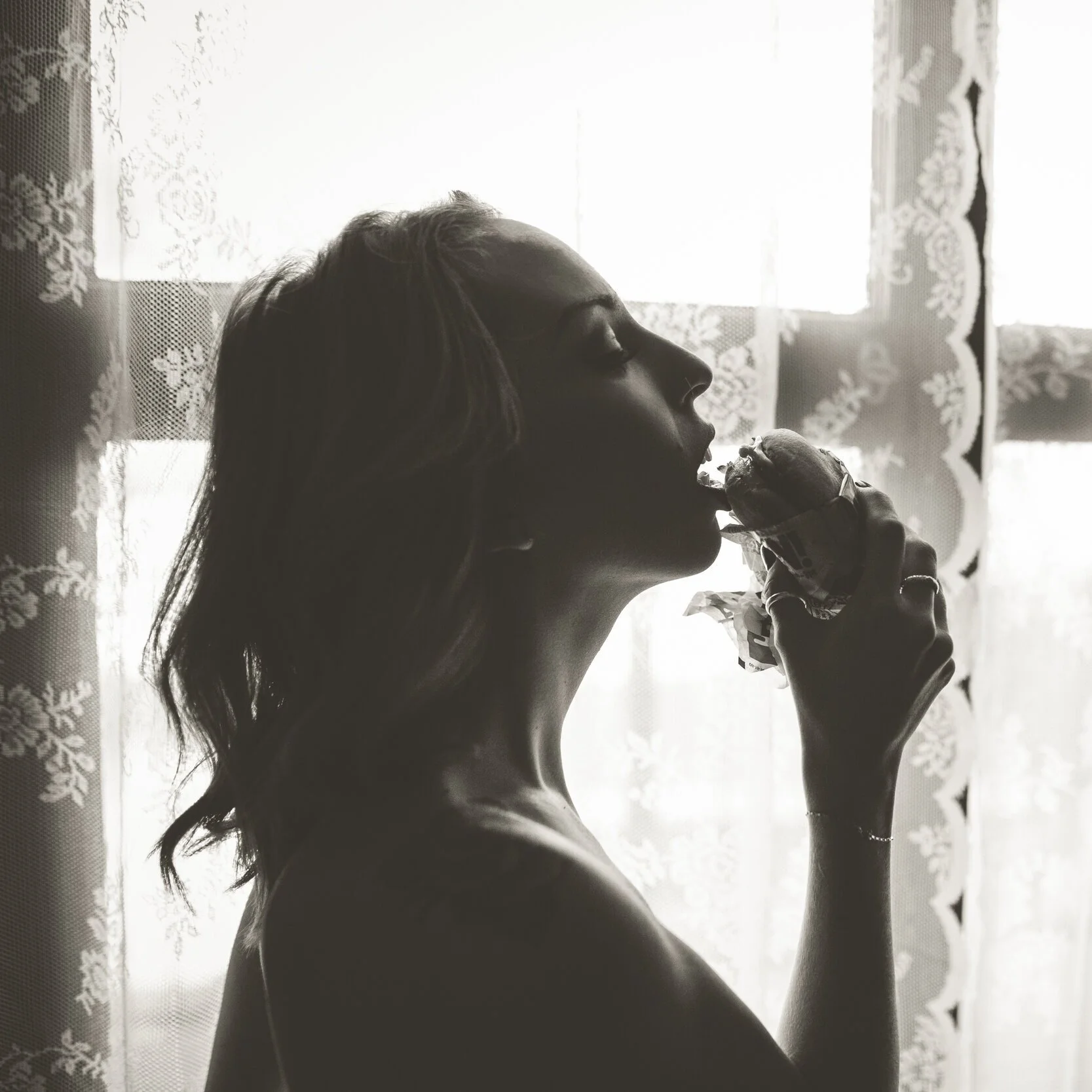 "HOW A CHEESEBURGER INSPIRED MY BOUDOIR SESSION"