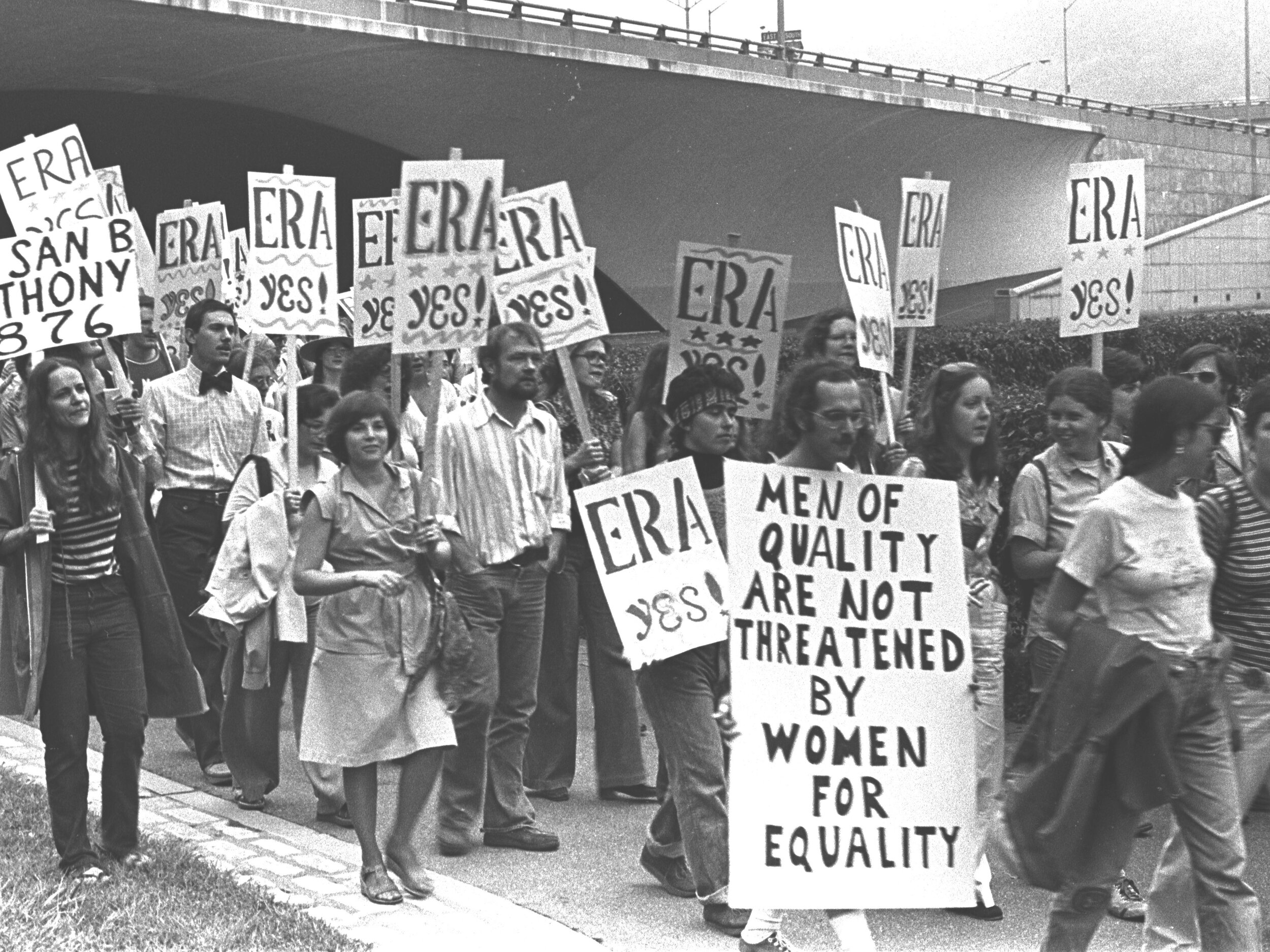 crowd-marching-for-era-rally-90196004-58d66f3c5f9b58468348ee02.jpg