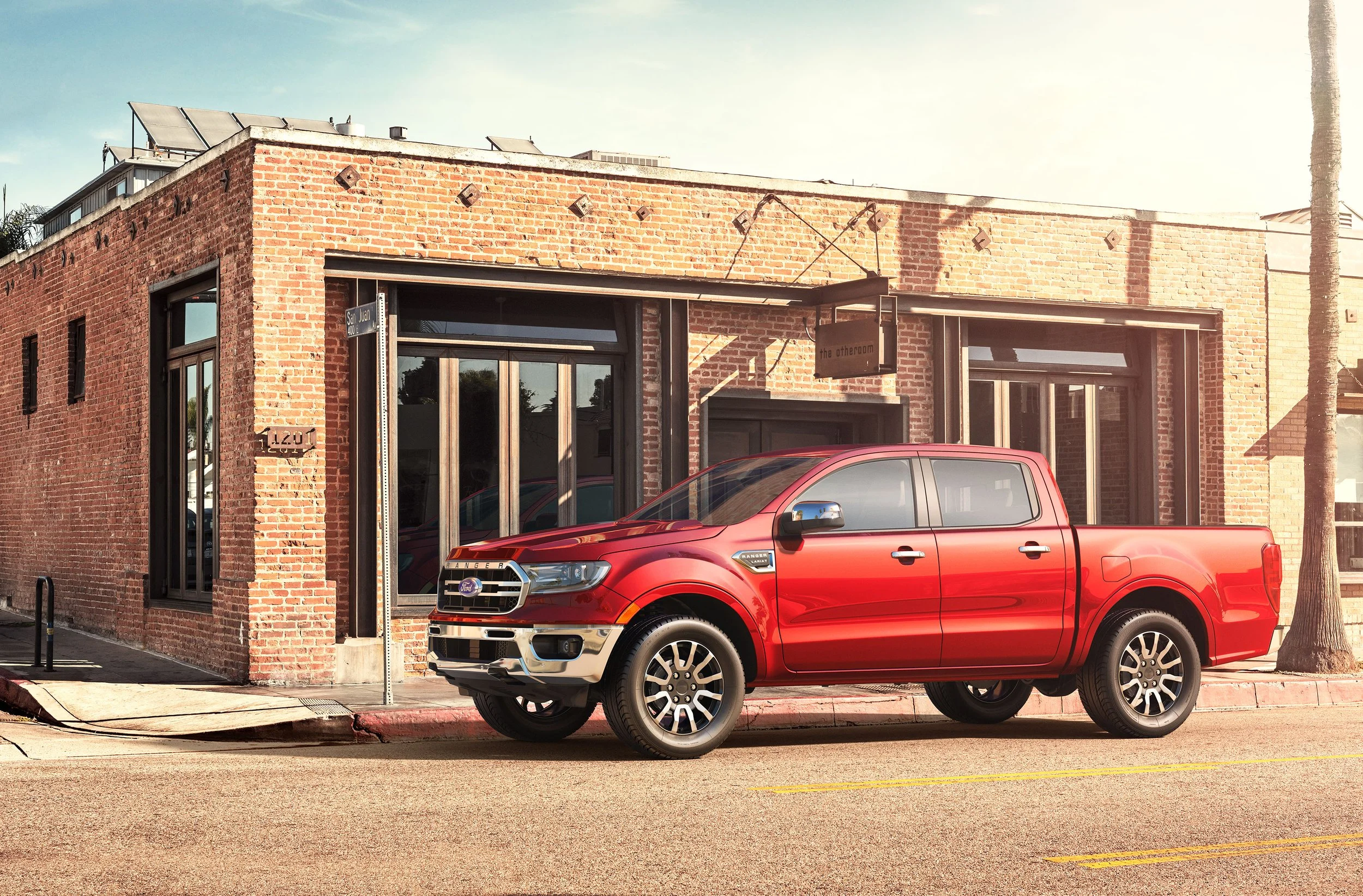Ford_Ranger_2019_US_Avenuesixty7_CGI_RT_16bit_RGB_R4.jpg