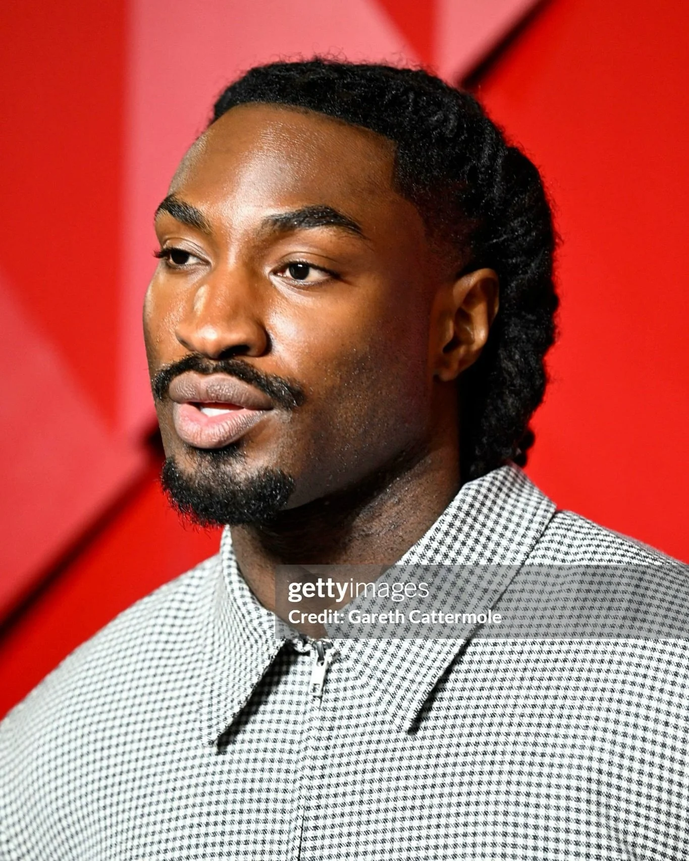 Male grooming by me #makeupbysimmi for @iamodeal last night at @britishfashioncouncil #FashionAwards 2024 

Wearing @biancasaunders ✨
Skin care prep: @elemis_uki
