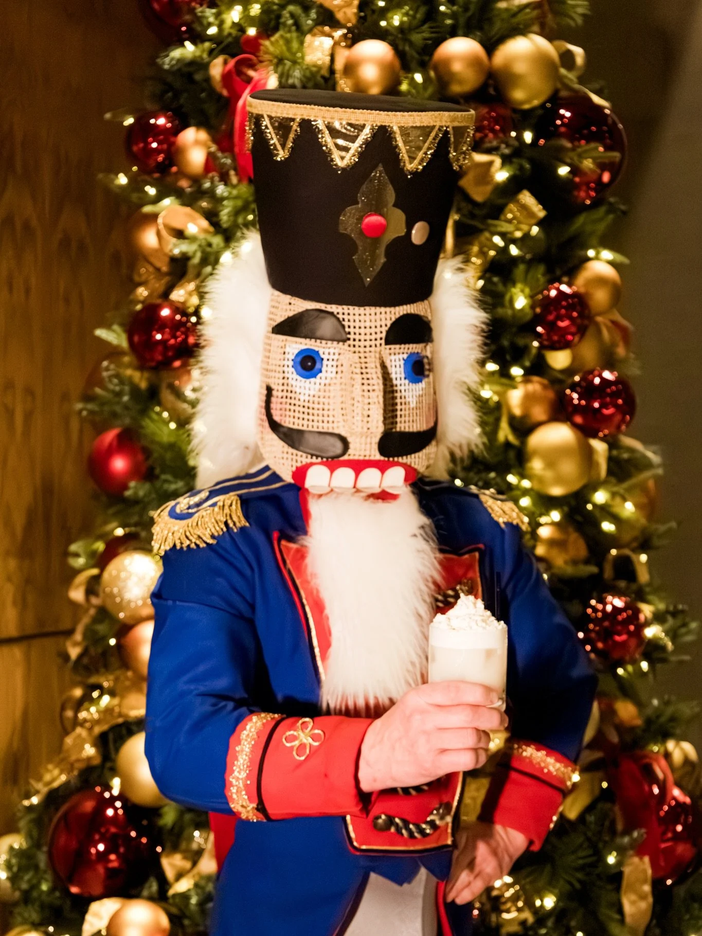 Join us at the White Buffalo as we bring back the holiday magic with our Nutcracker-themed specialty cocktails for FirstFridayODTX! In collaboration with @midlandfestivalballet, each sip transports you into the festive spirit, perfectly paired with t