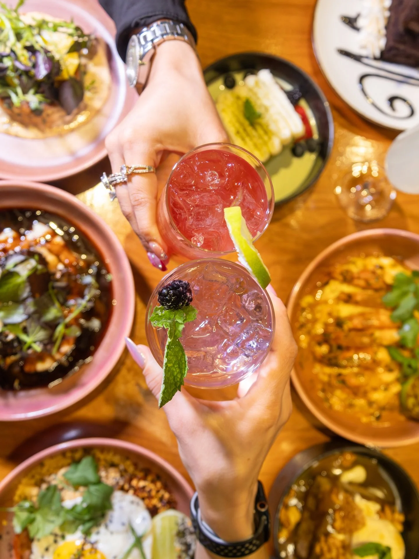 Raise a glass to delicious bites, refreshing drinks, and wonderful company at Barrel &amp; Derrick.