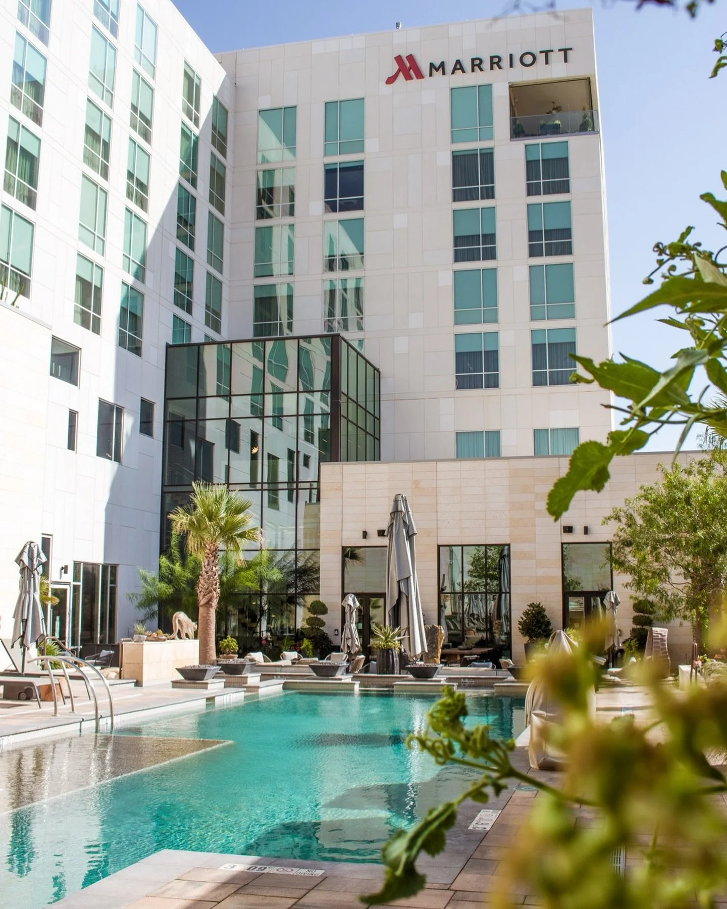 Start planning the ultimate spring break staycation for you and your family this year at the #OdessaMarriott.

Enjoy all the amenities we have to offer, including our upscale outdoor pool, delicious bites from Barrel &amp; Derrick, and refreshing coc