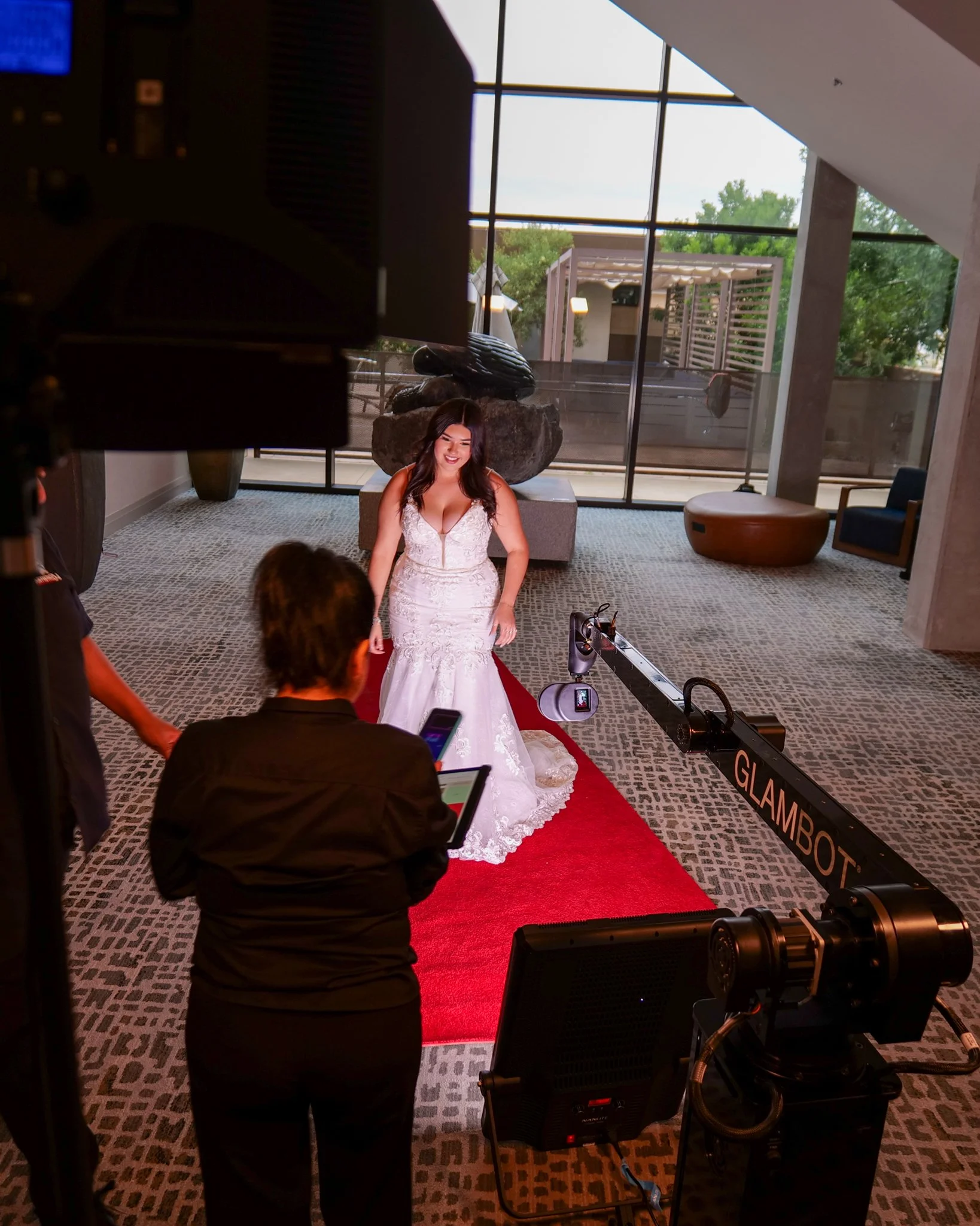 Get ready for a magical experience at the Bridal &amp; Quincea&ntilde;era Dream Life Expo on Sunday, July 26! 

Here&rsquo;s a little sneak peek!
@artisticdj Glam Bot will be there to capture your glamorous moments on the red carpet&mdash;don&rsquo;t