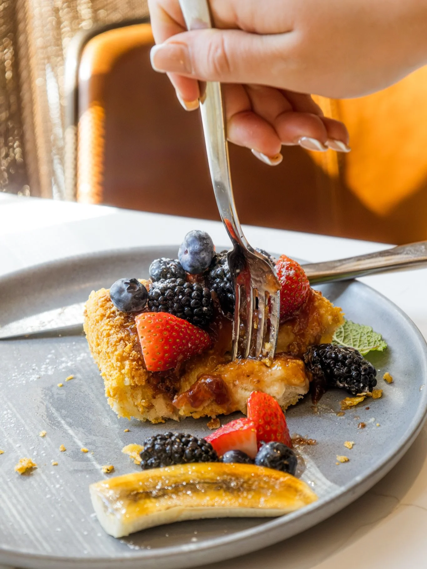 Start your day right with a sweet-and-savory breakfast from @barrel.and.derrick to give you the energy you need to conquer the day.

Sink your teeth into our delicious Crunchy French Toast, crafted with a crunchy cornflake-crusted challah bread toppe