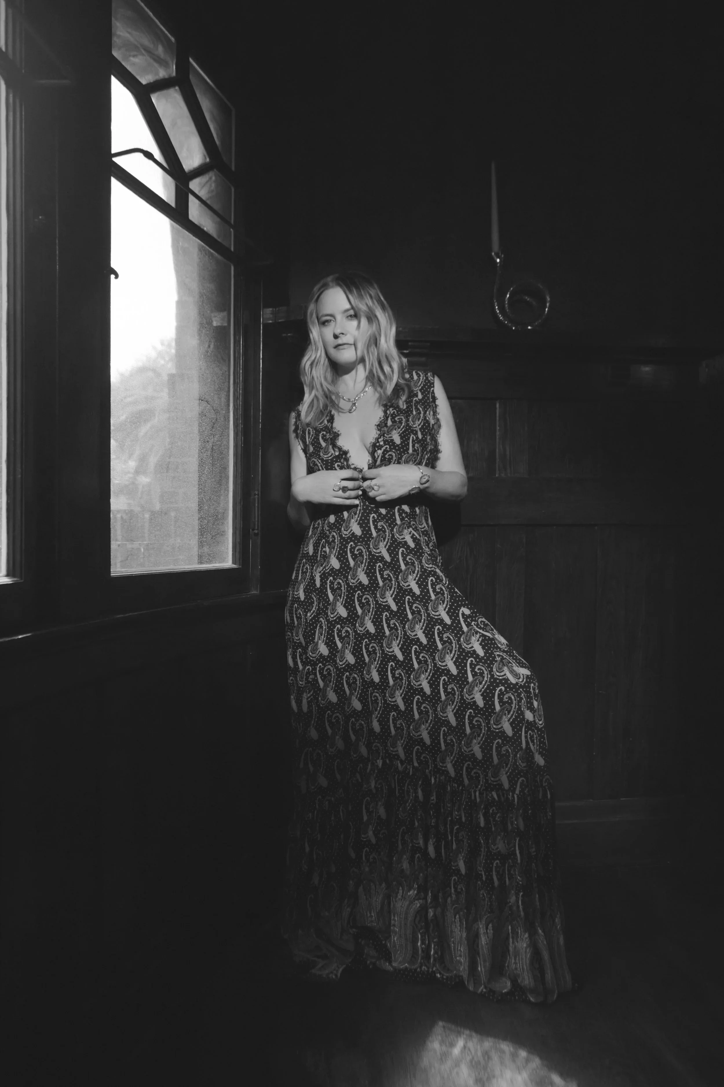 ROSE+&+IVY+September+Starring+Alicia+Silverstone (1).webp