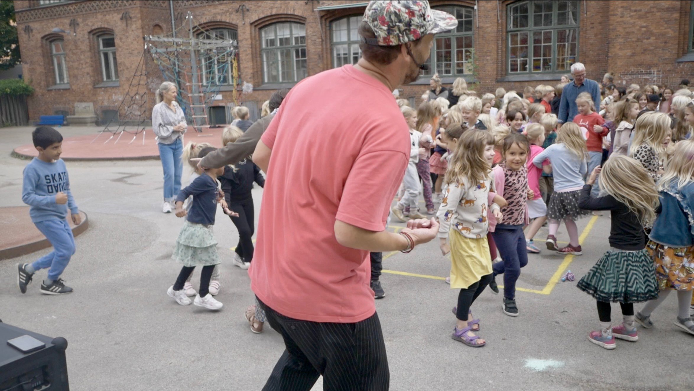 SMM på gasværksvejens skole fri dans.jpg