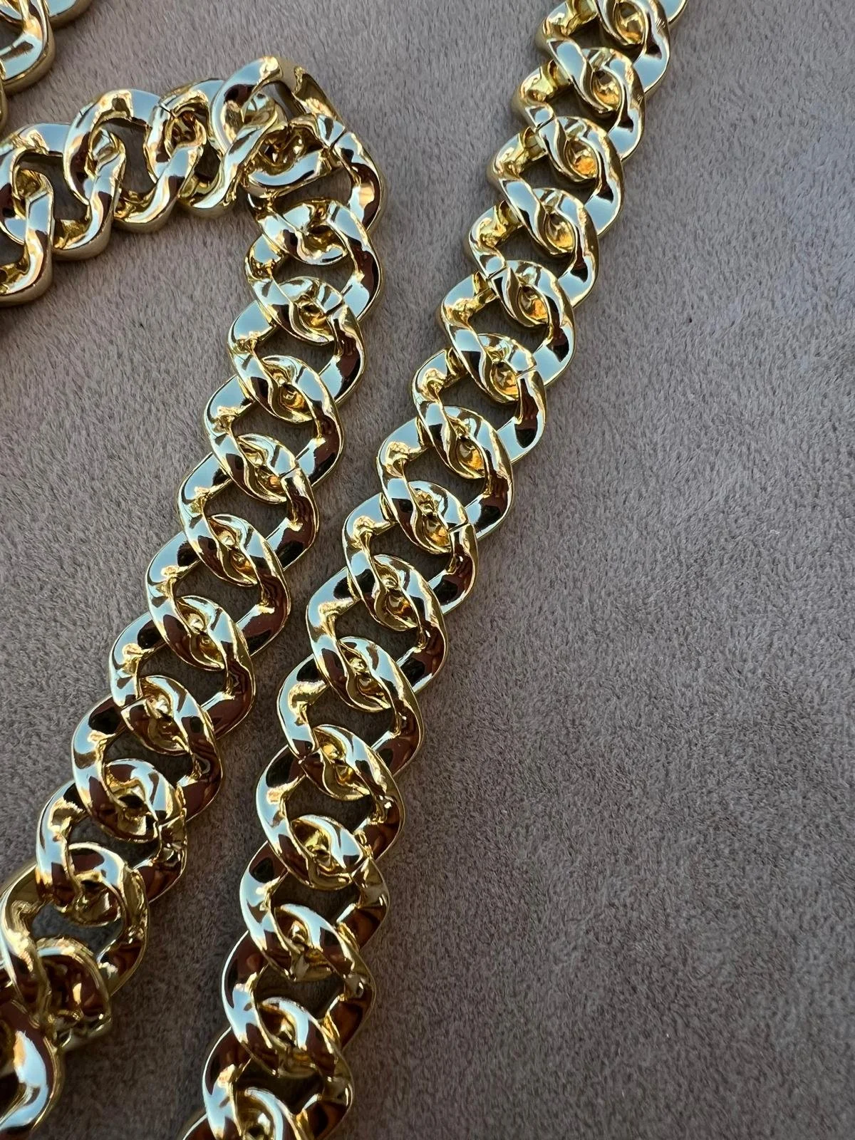 Italian Cuban Link Reversible Chain.jpeg (Copy) (Copy)