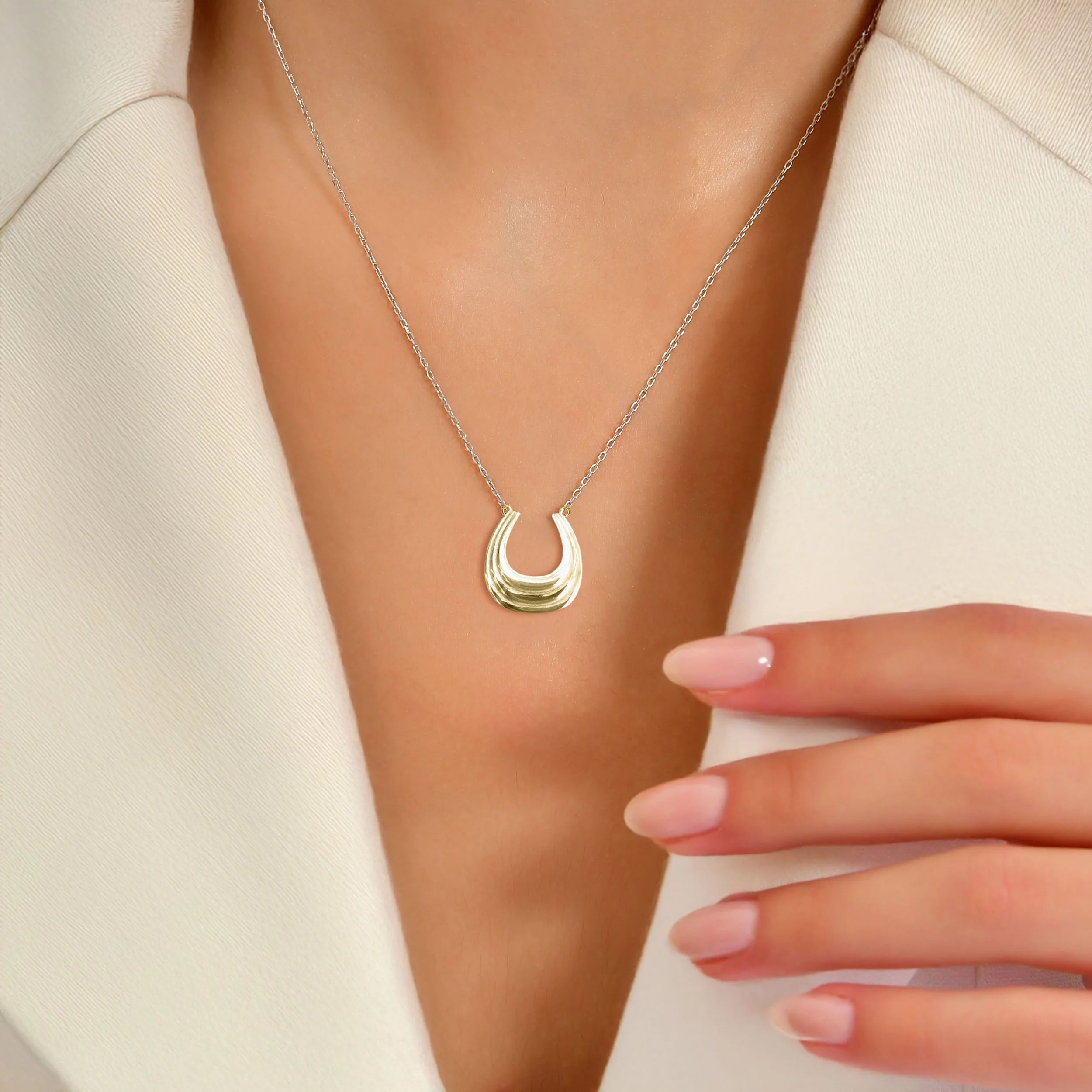 Midye-Horseshoe-Necklace_GM.jpg
