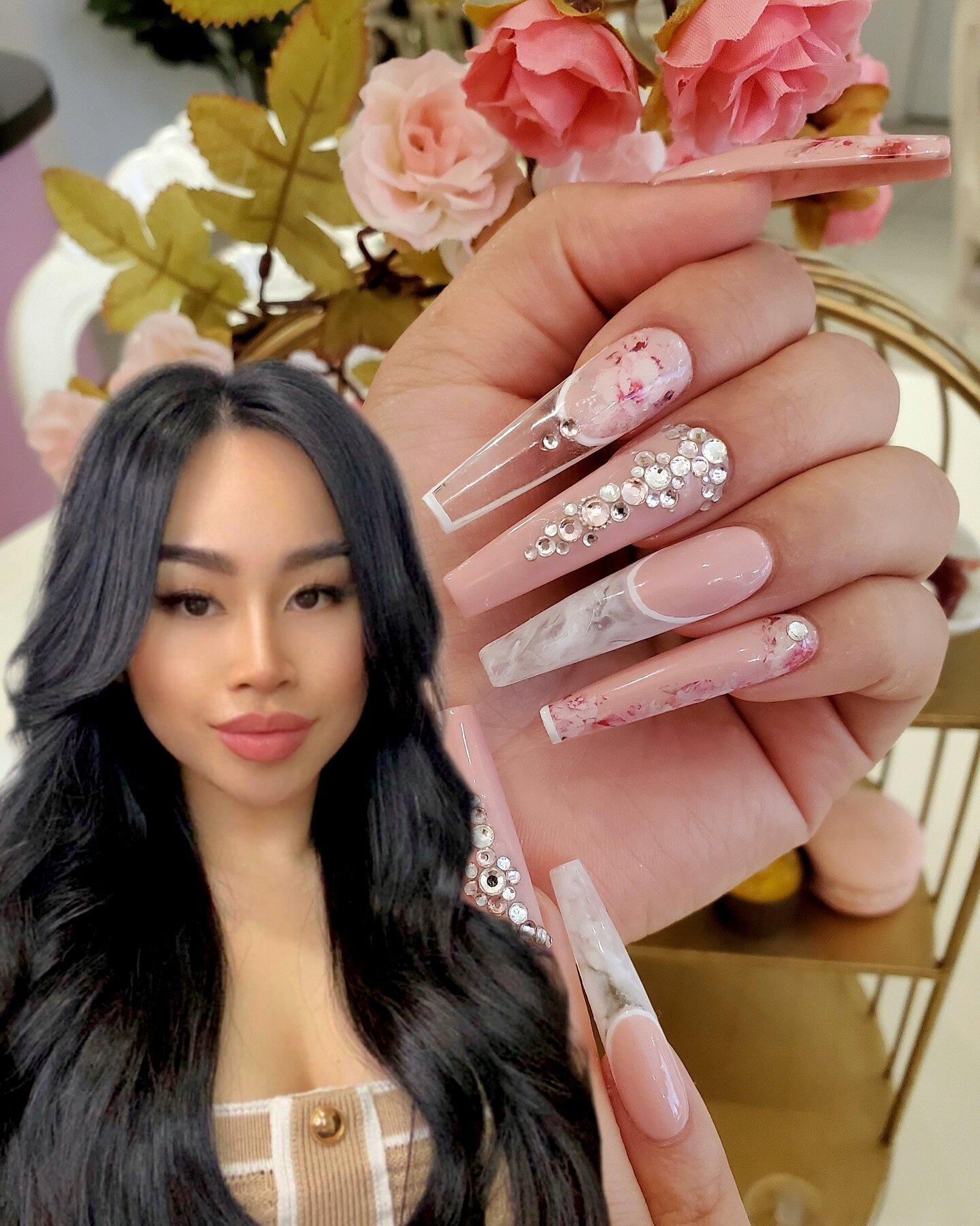 Meet Liang, the face behind @Liangnails 
𝑪𝒆𝒓𝒕𝒊𝒇𝒊𝒆𝒅 𝑪𝒐𝒔𝒎𝒆𝒕𝒐𝒍𝒐𝒈𝒊𝒔𝒕, 𝑴𝒂𝒔𝒕𝒆𝒓 𝑮𝒆𝒍 𝑨𝒓𝒕𝒊𝒔𝒕

Hello everyone! I&rsquo;d like to share a little more about myself here 💝

I&rsquo;ve always had a passion for everything beaut