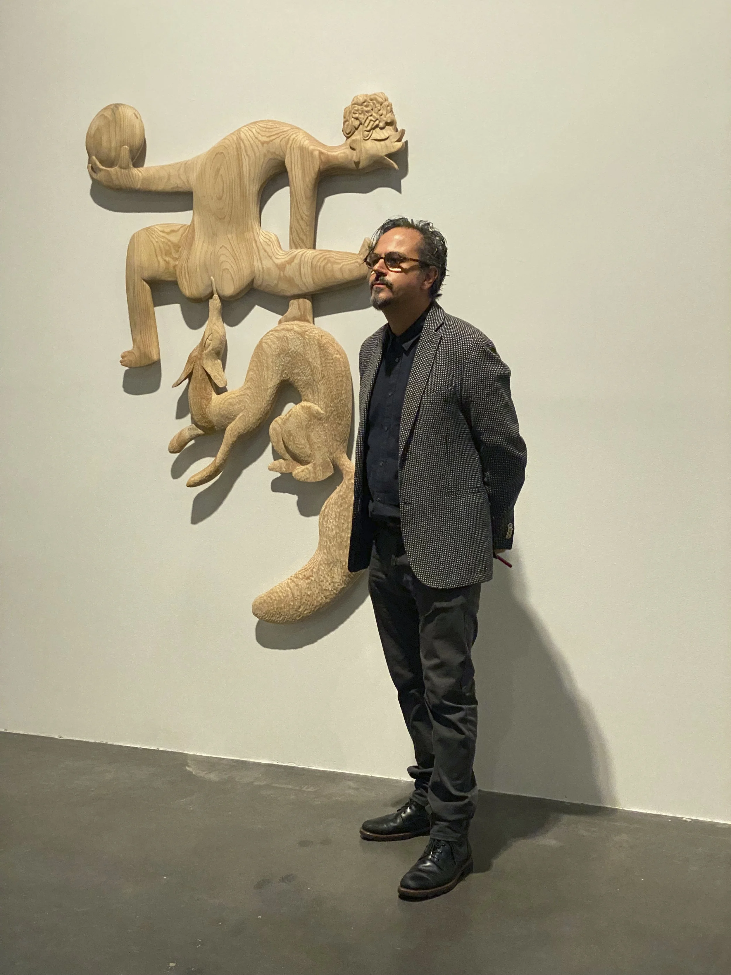 Damián Ortega  en la exposición “Circo Erótico. Serguéi Eisenstein: dibujos”, kurimanzutto, Ciudad de México, septiembre 2022. Foto por La Consultoría.