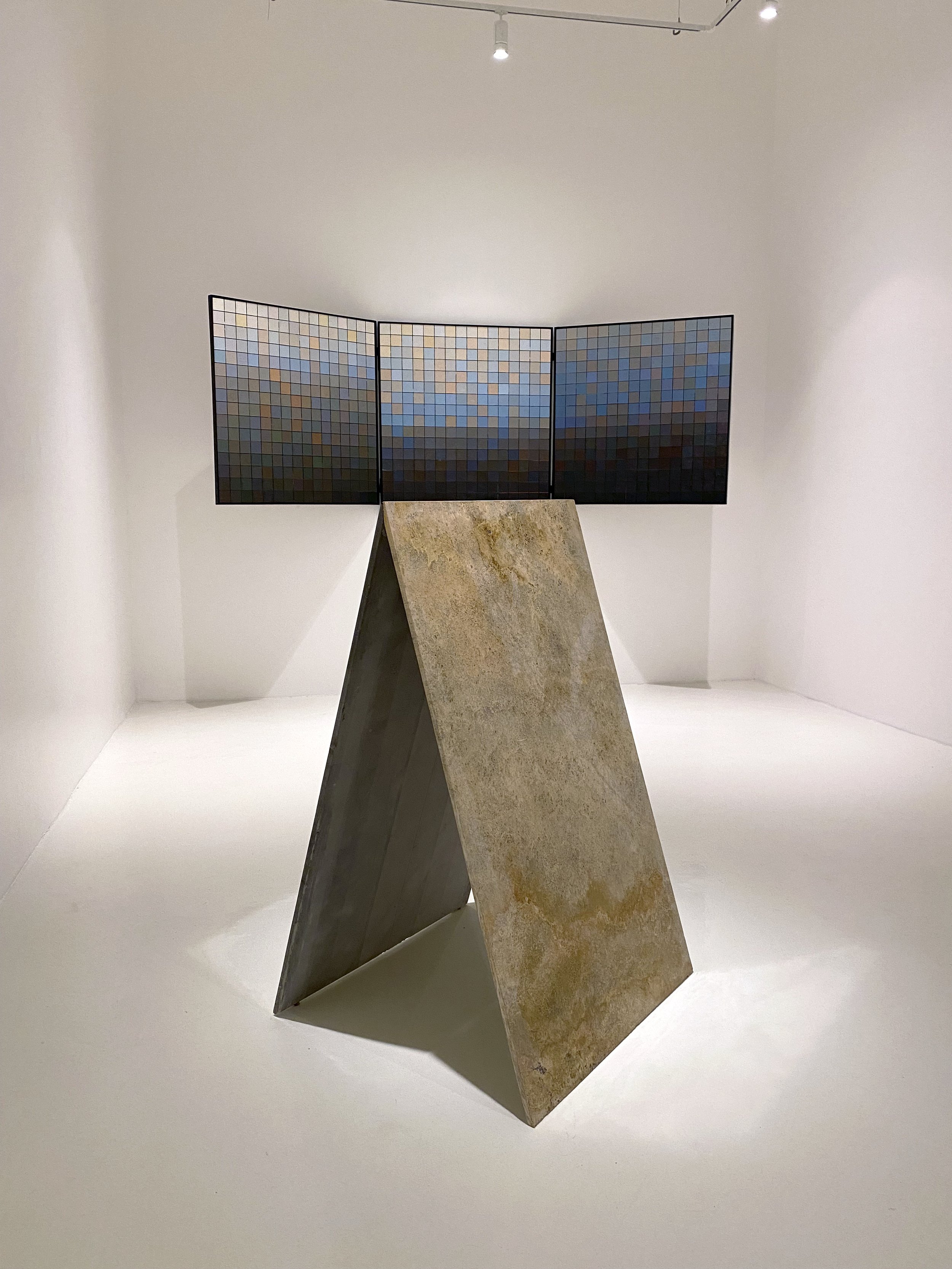   Stijn Cole , vista de instalación de “Horizontes”, Galería Hilario Galguera, Ciudad de México, agosto de 2022. Foto por La Consultoría. 