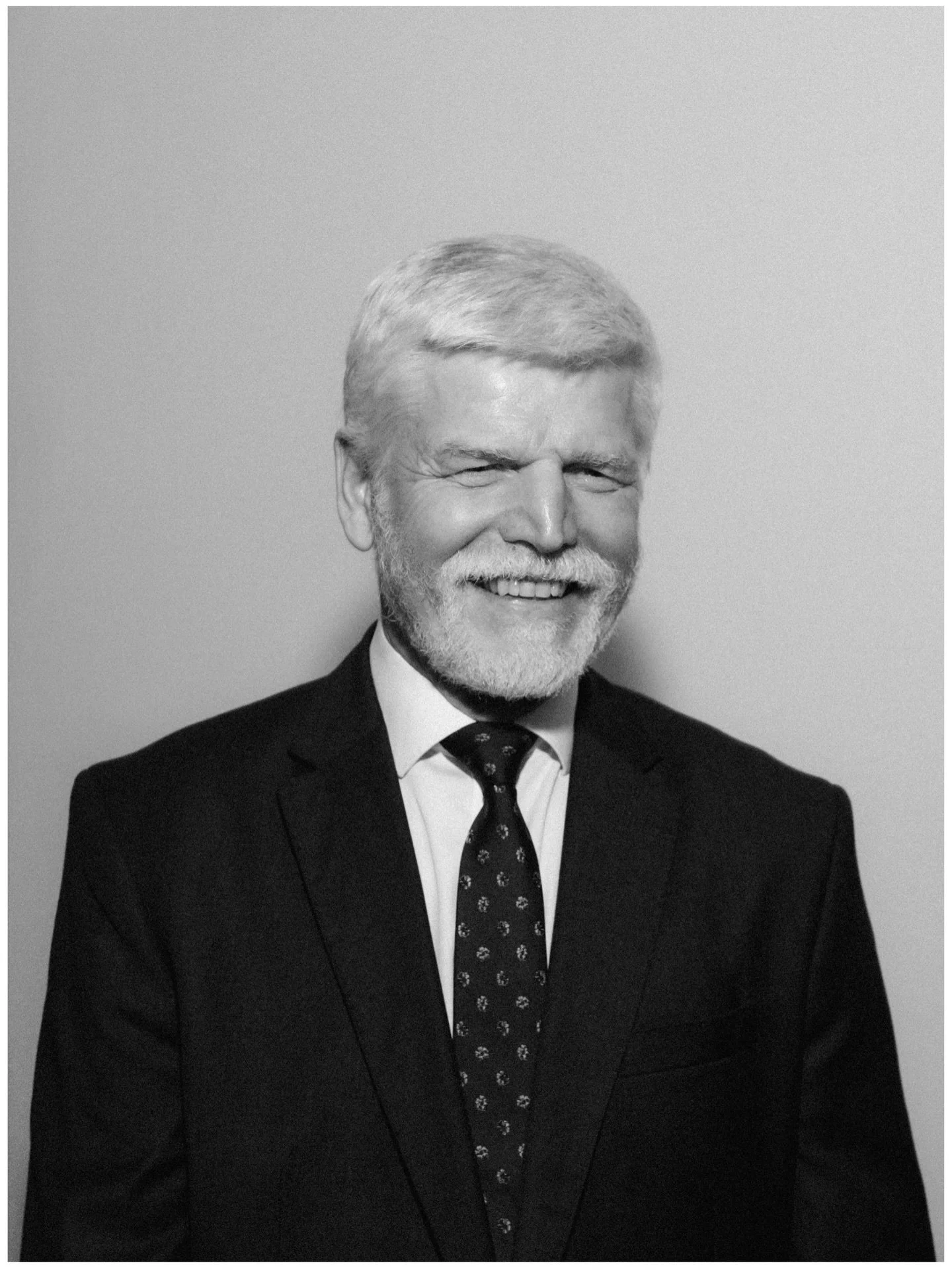 Prezident Petr Pavel u večeře k v&yacute;roč&iacute; cen Czech Grand Design &amp; v&scaron;echno děn&iacute; kolem. Velk&aacute; čest a surre&aacute;ln&iacute; radost, d&iacute;ky!!! 

@prezident_pavel @czechgranddesign @janazielinski @patrikflorian