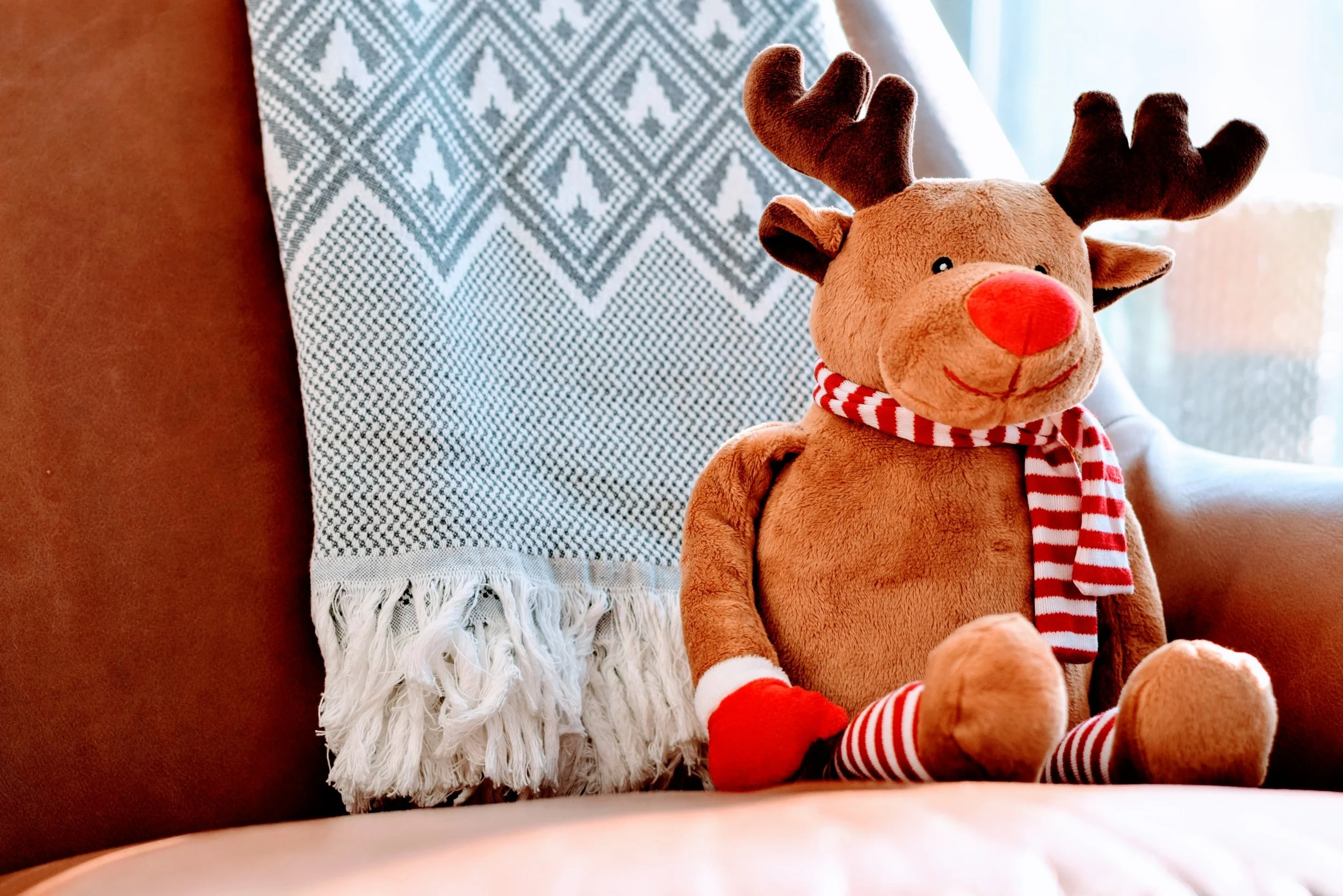 How to Spend Christmas Alone: 11 Ways to Be Solitary &amp; Merry