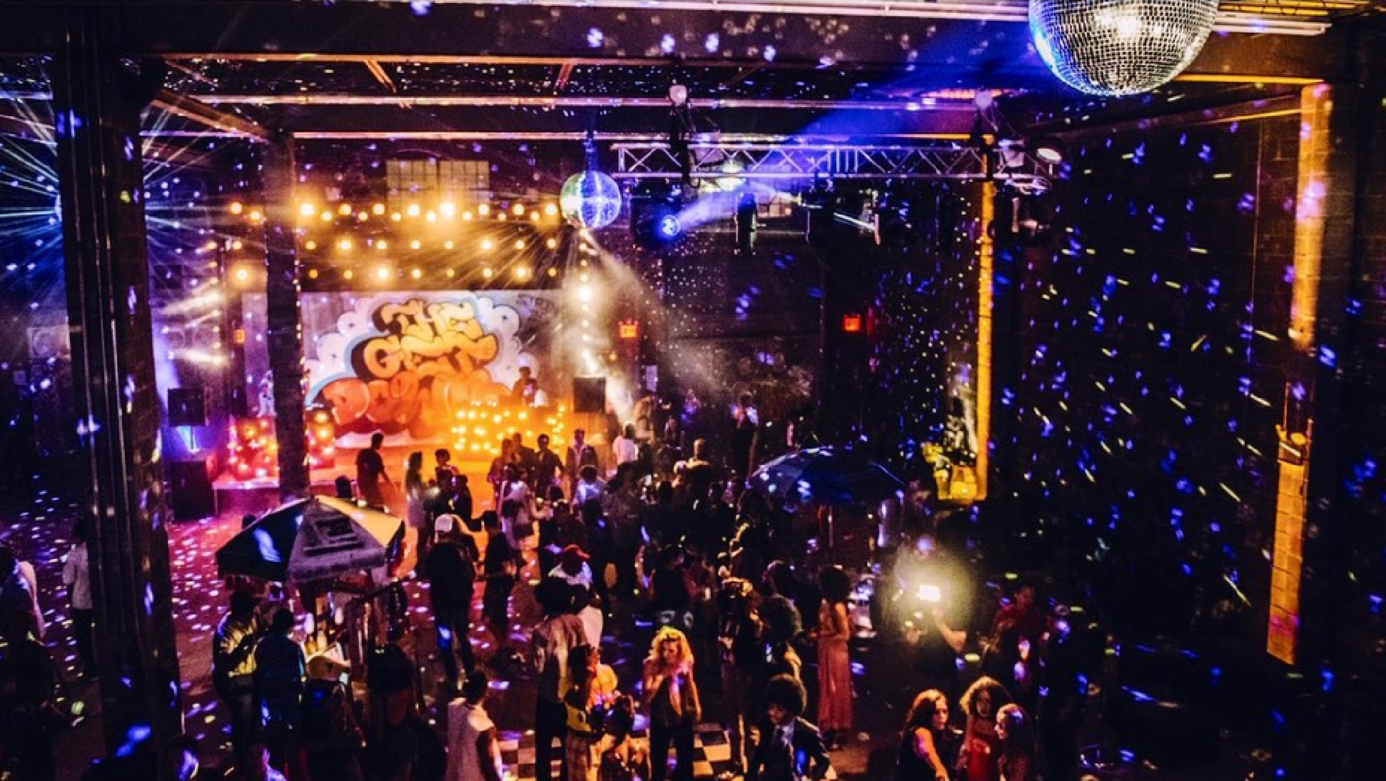 Large Format_Netflix.png