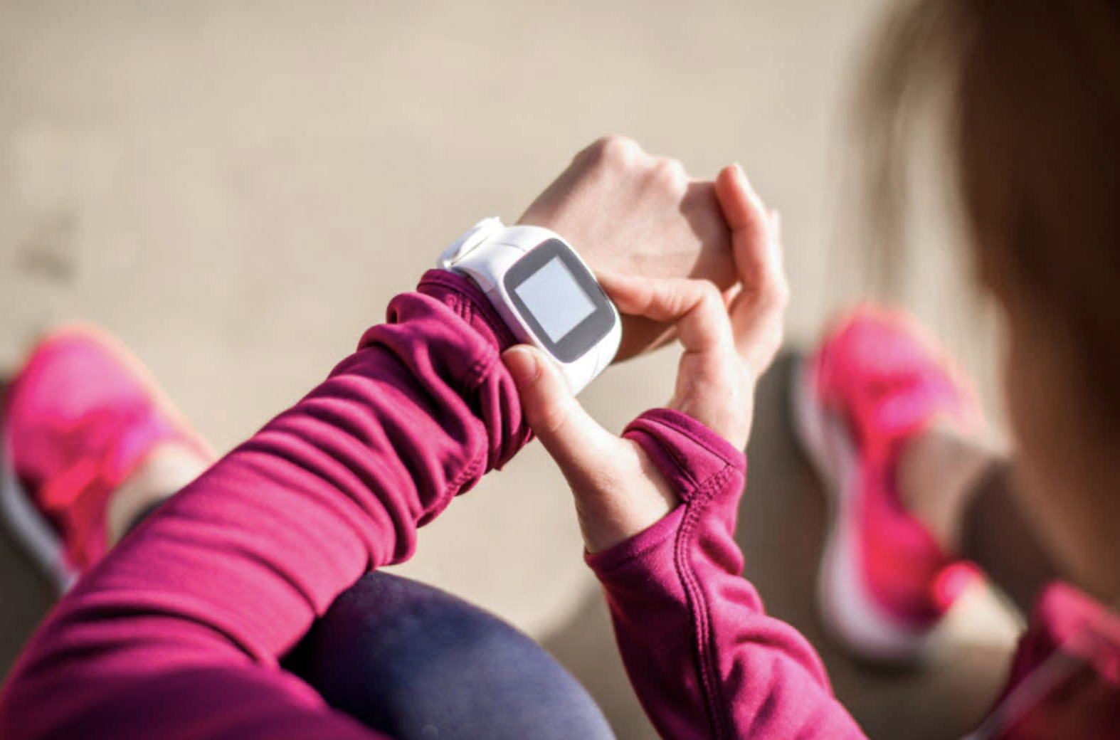 The Pros &amp; Cons of Using a Fitness Tracker
