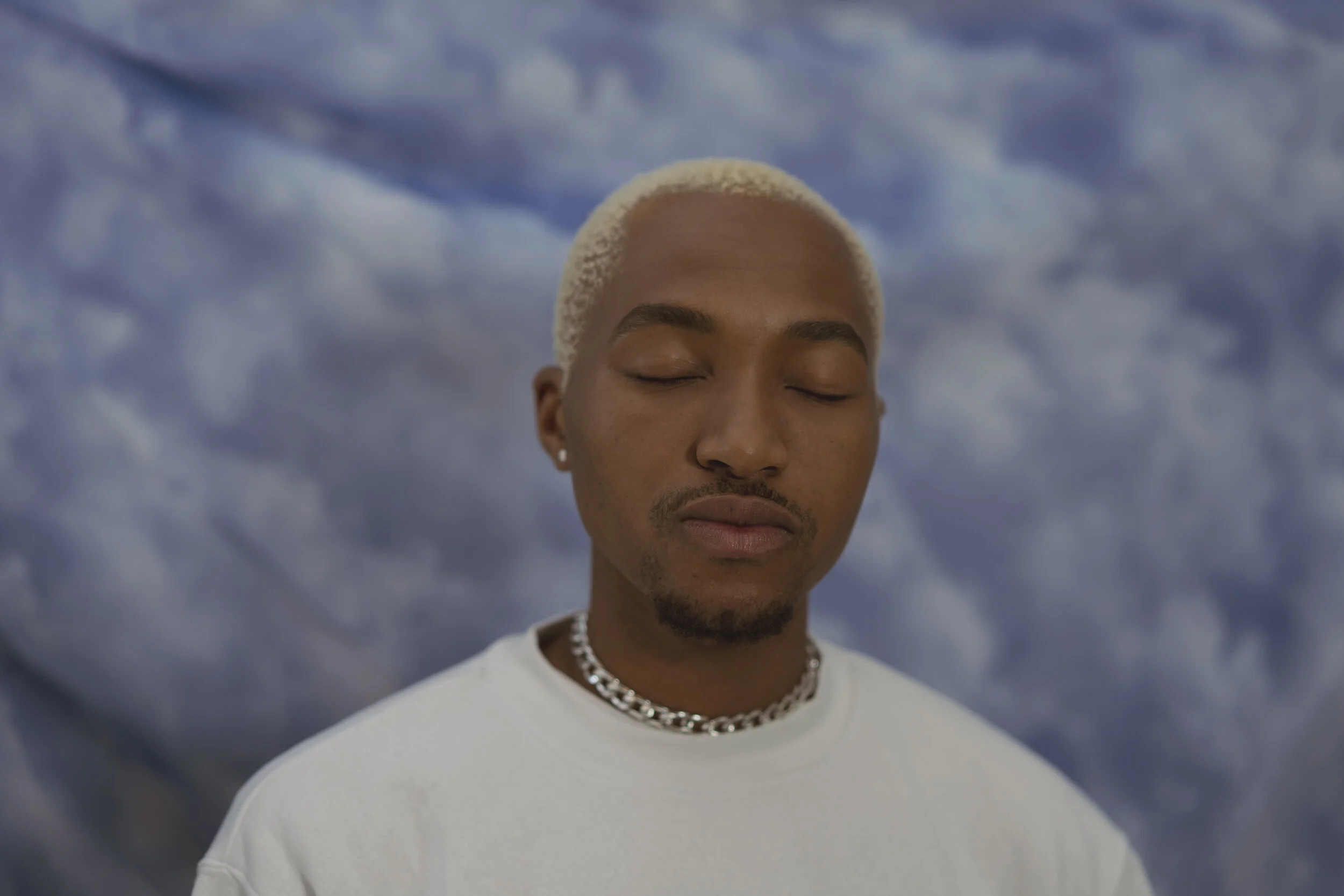 Xenlaii Debuts "Cocoa Butter" With Latest Visualizer
