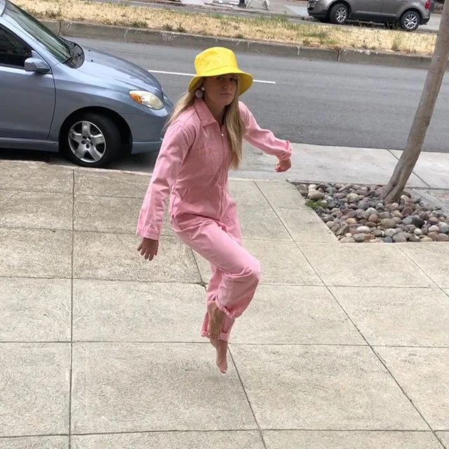 Lola comes to town