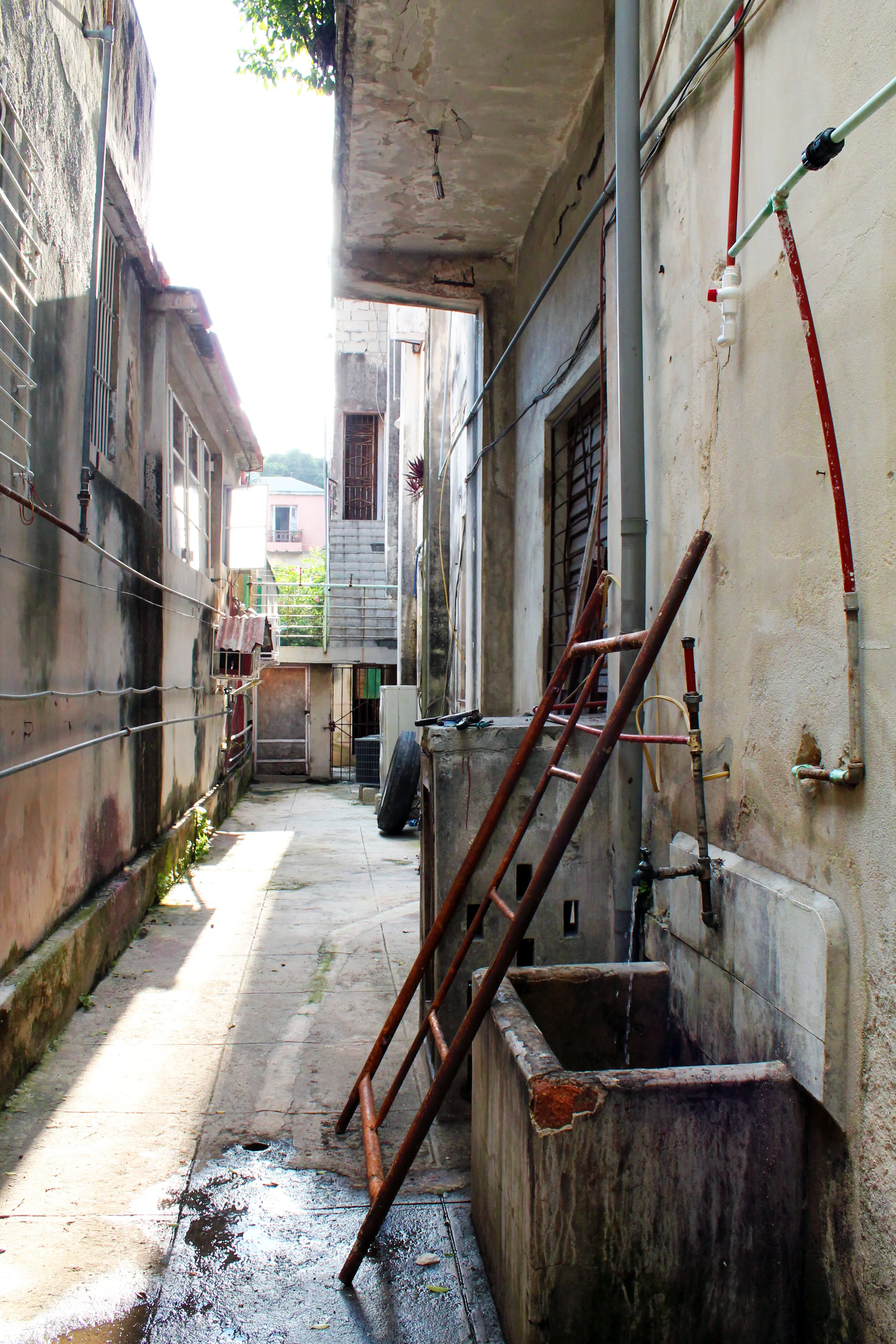 Alley.jpg