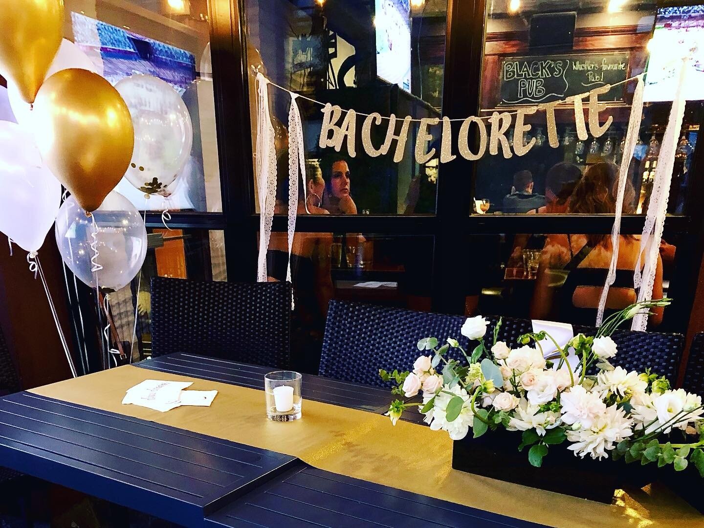 Beautiful setup👌🤩! #bachelorette #bacheloretteparty #bacheloretteweekend #girlsnightout #cute #whistler #whistlerbachelorette #gold #bride #bridetobe