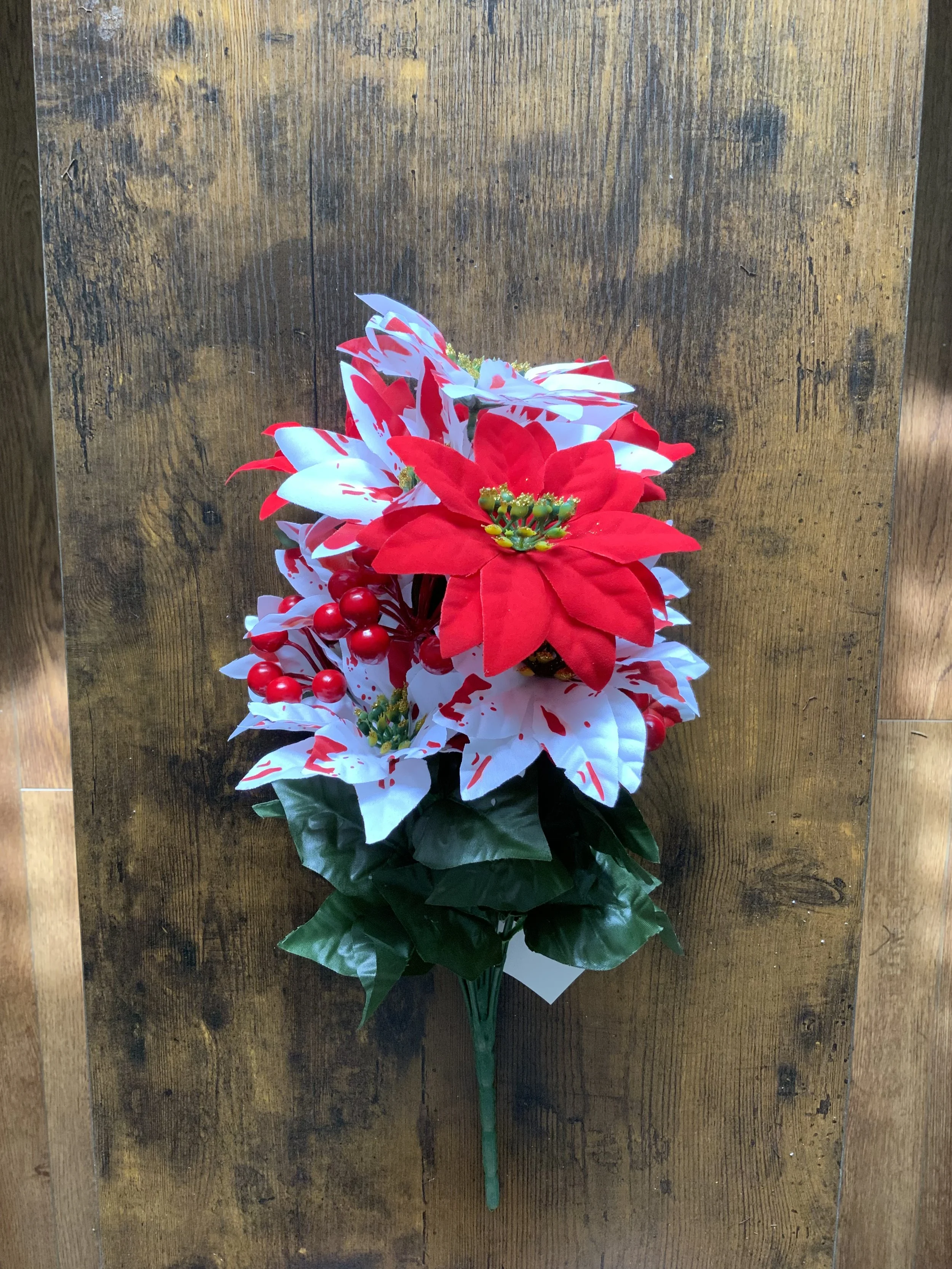 CS14078 MIXED POINSETTIA W/ BERRIES