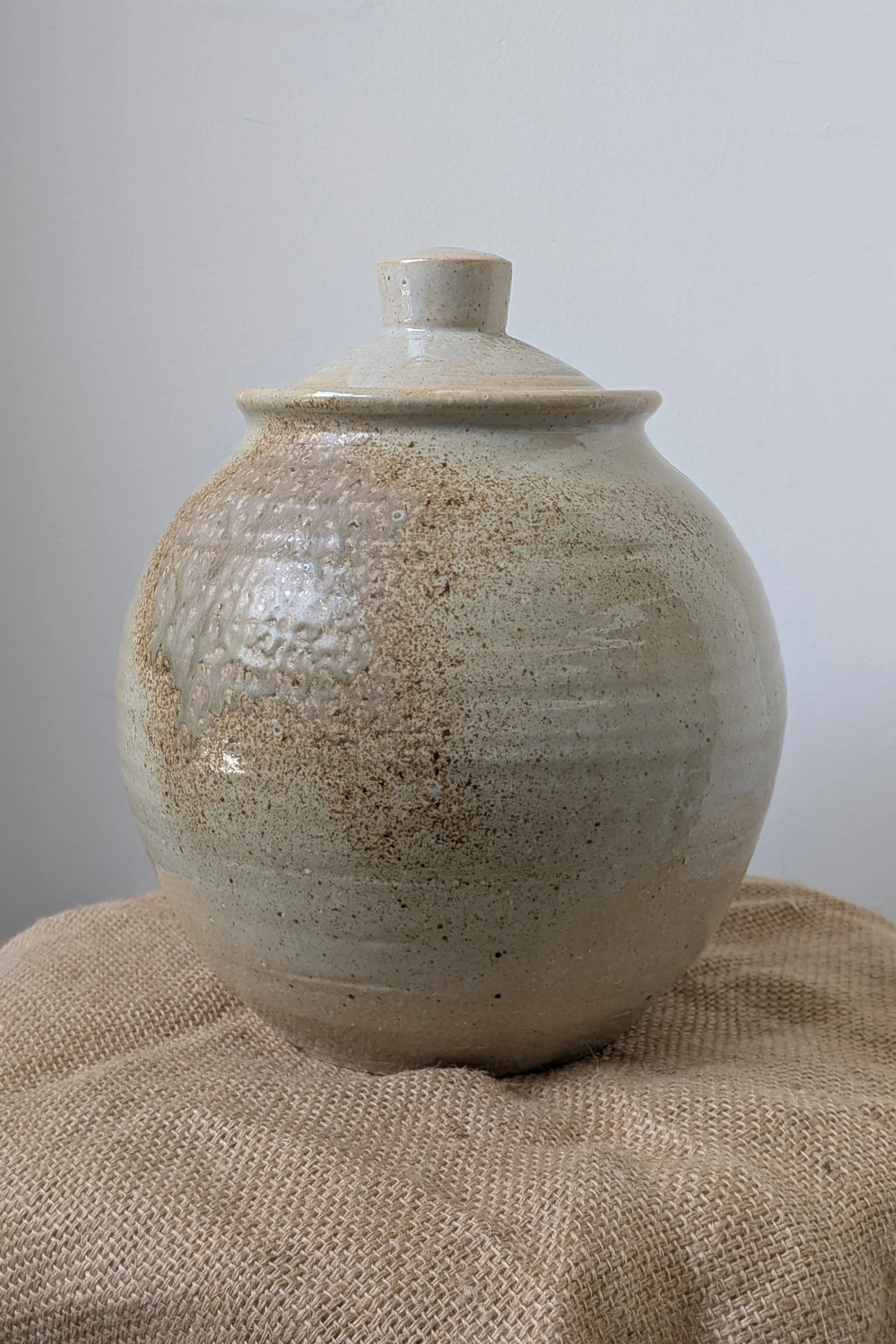 Shino Urn
