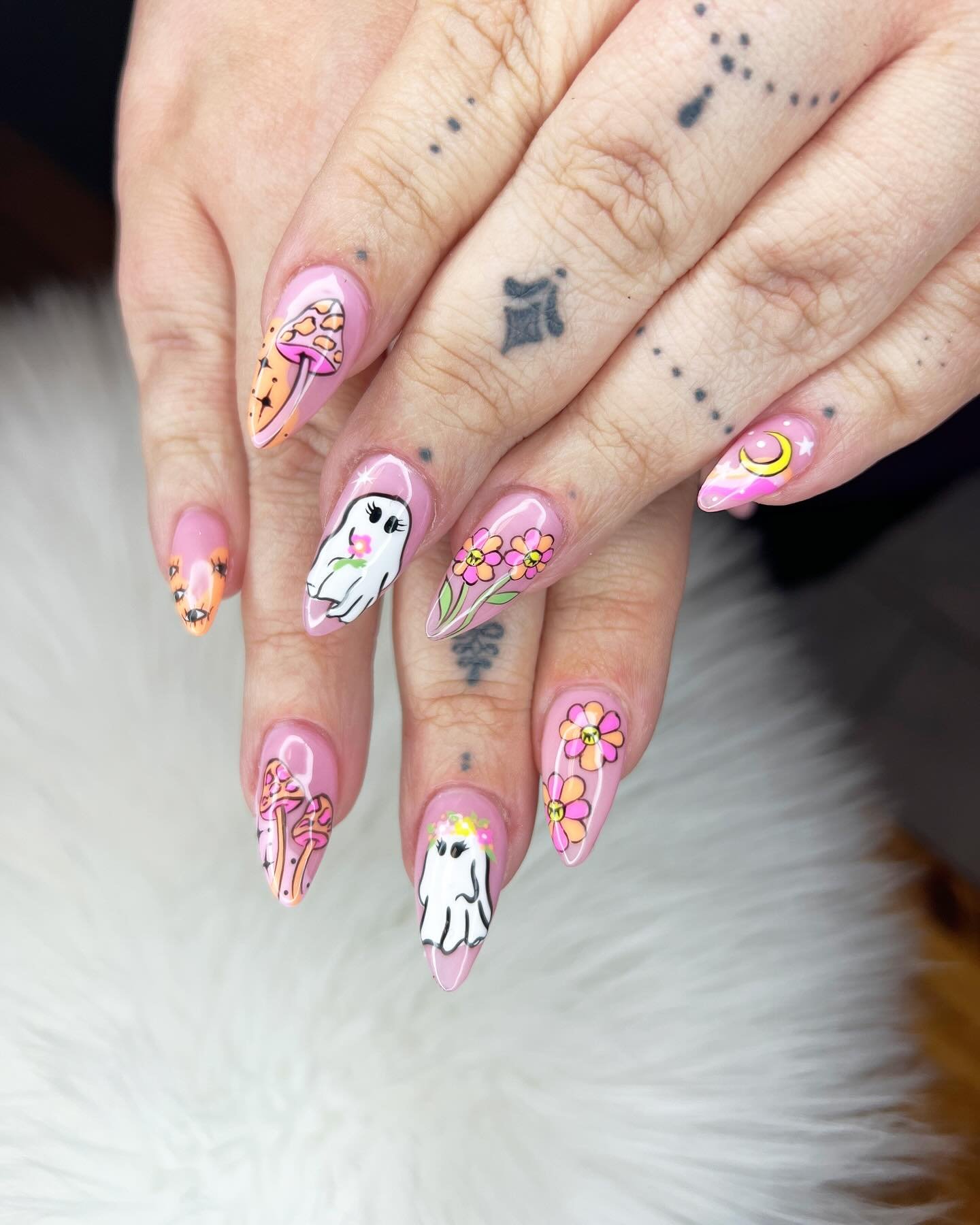 Cutie ghosties 👻🩷 #acrylicnails
