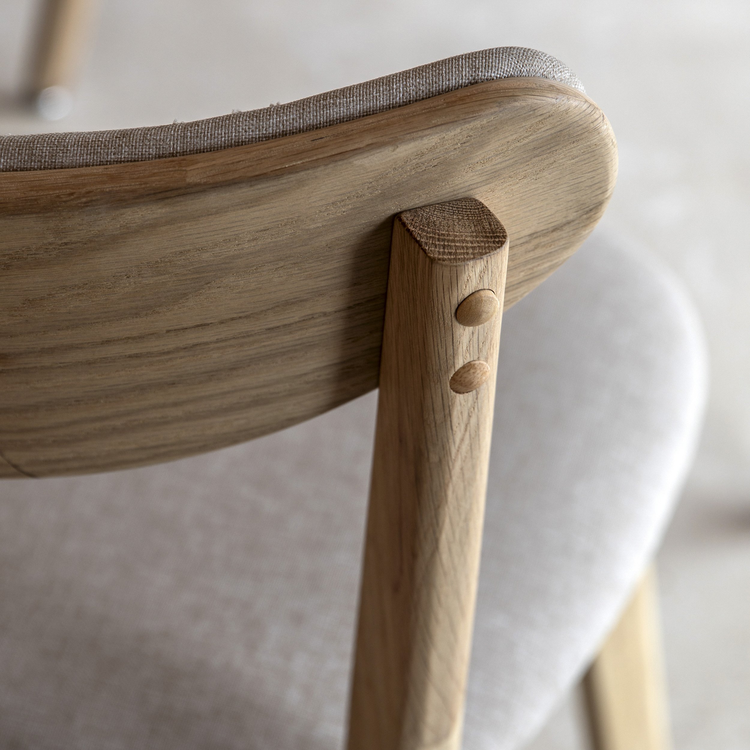 FURN-DINCH-531678~16.jpg