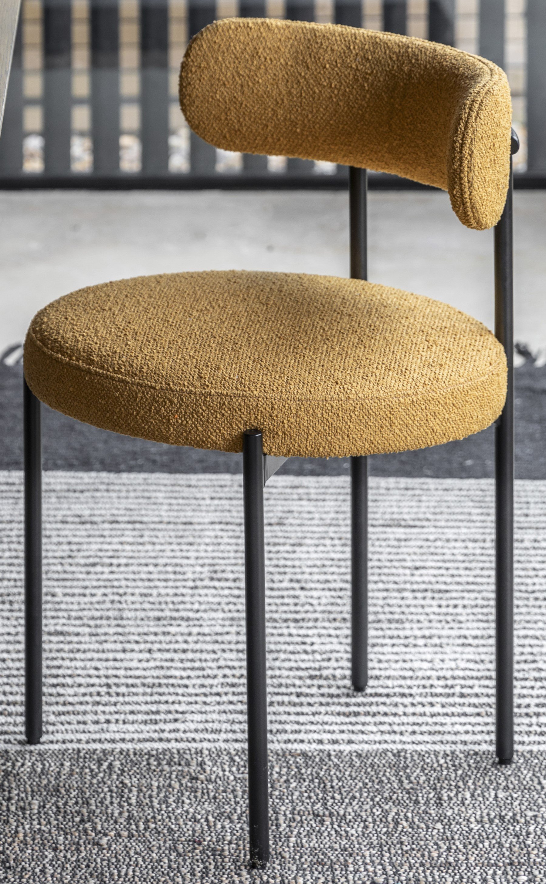 FURN-DINCH-528562~10.jpg
