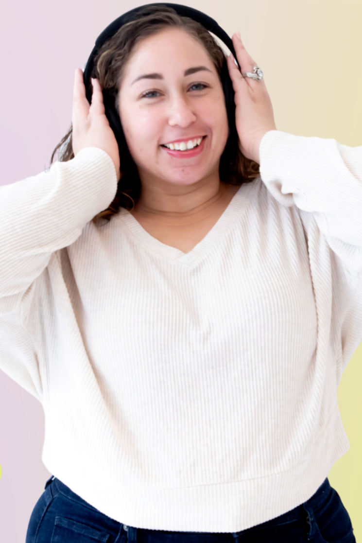 Headshot of Pamela Krista - Podcasting Expert - Women's Power + Profit Bundle hosted by Cathlyn Melvin + Right Cat Creative