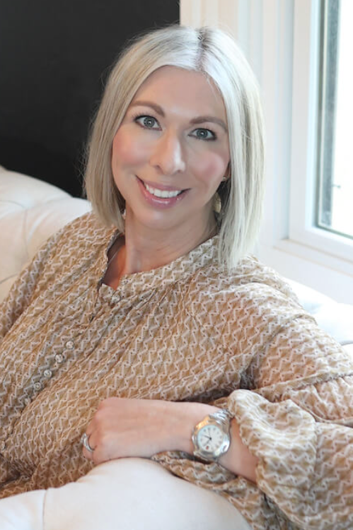 Headshot of Brenna McGowan, Launch Expert - Women's Power + Profit Bundle hosted by Cathlyn Melvin + Right Cat Creative