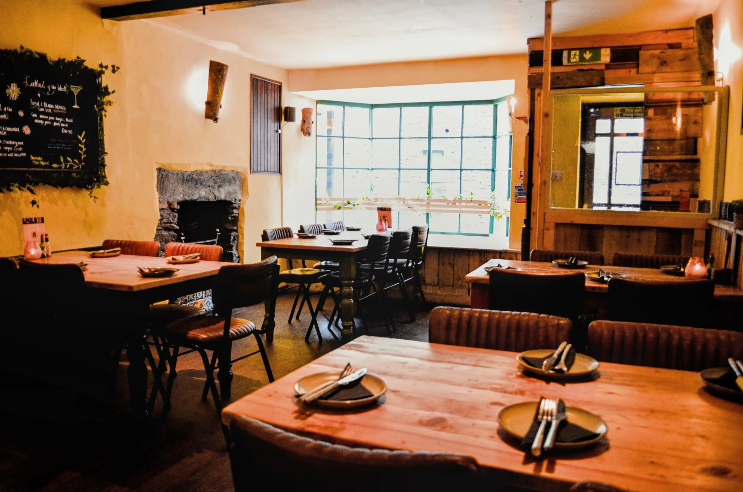 DOWNSTAIRS DINING ROOM