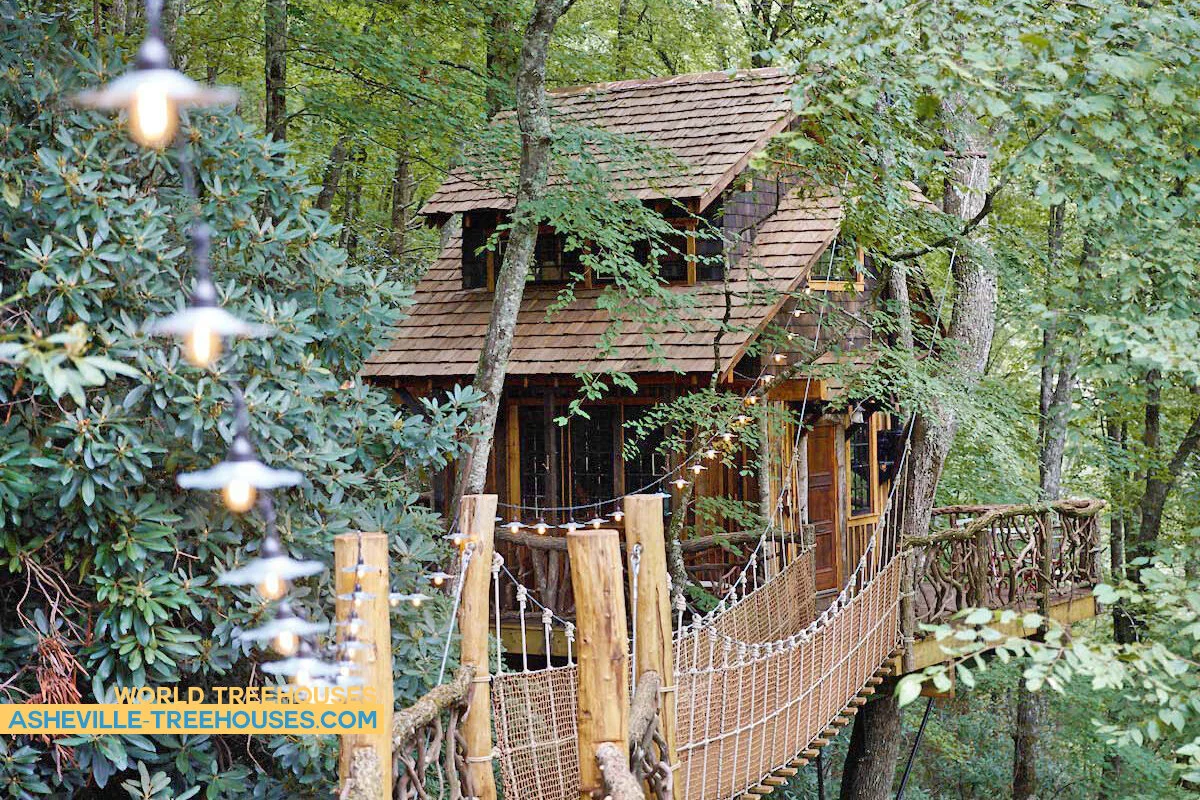 WNC custom tree house builder: Panthertown Treehouse: Your own retreat deep in the Appalachian mountains.