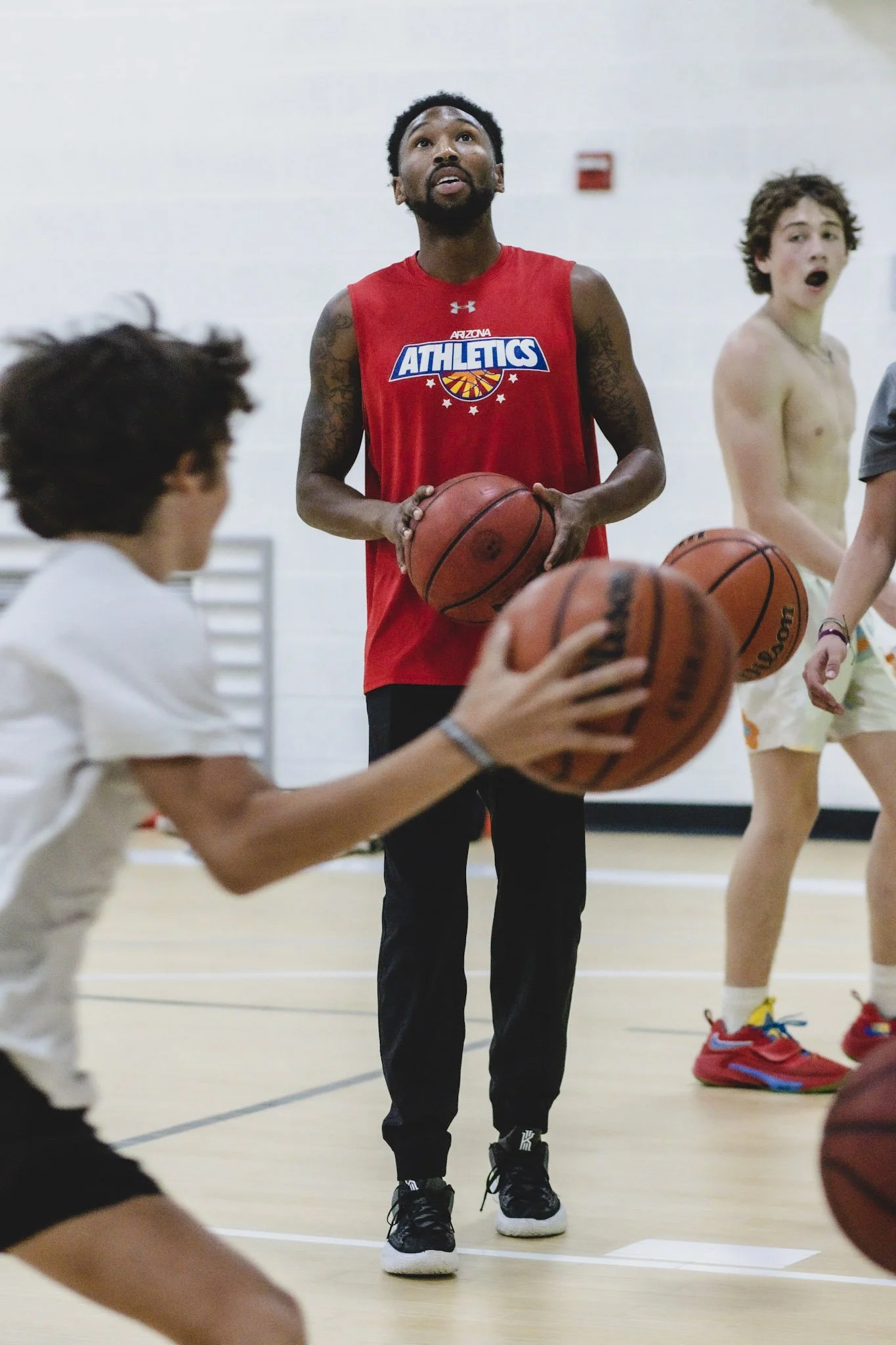COACH ELIJAH KNOX BASKTBALL YOUTH TRAINING SCOTTSDALE PARADISE VALLEY PHOENIX ARCADIA BASKETBALL COACH.JPG