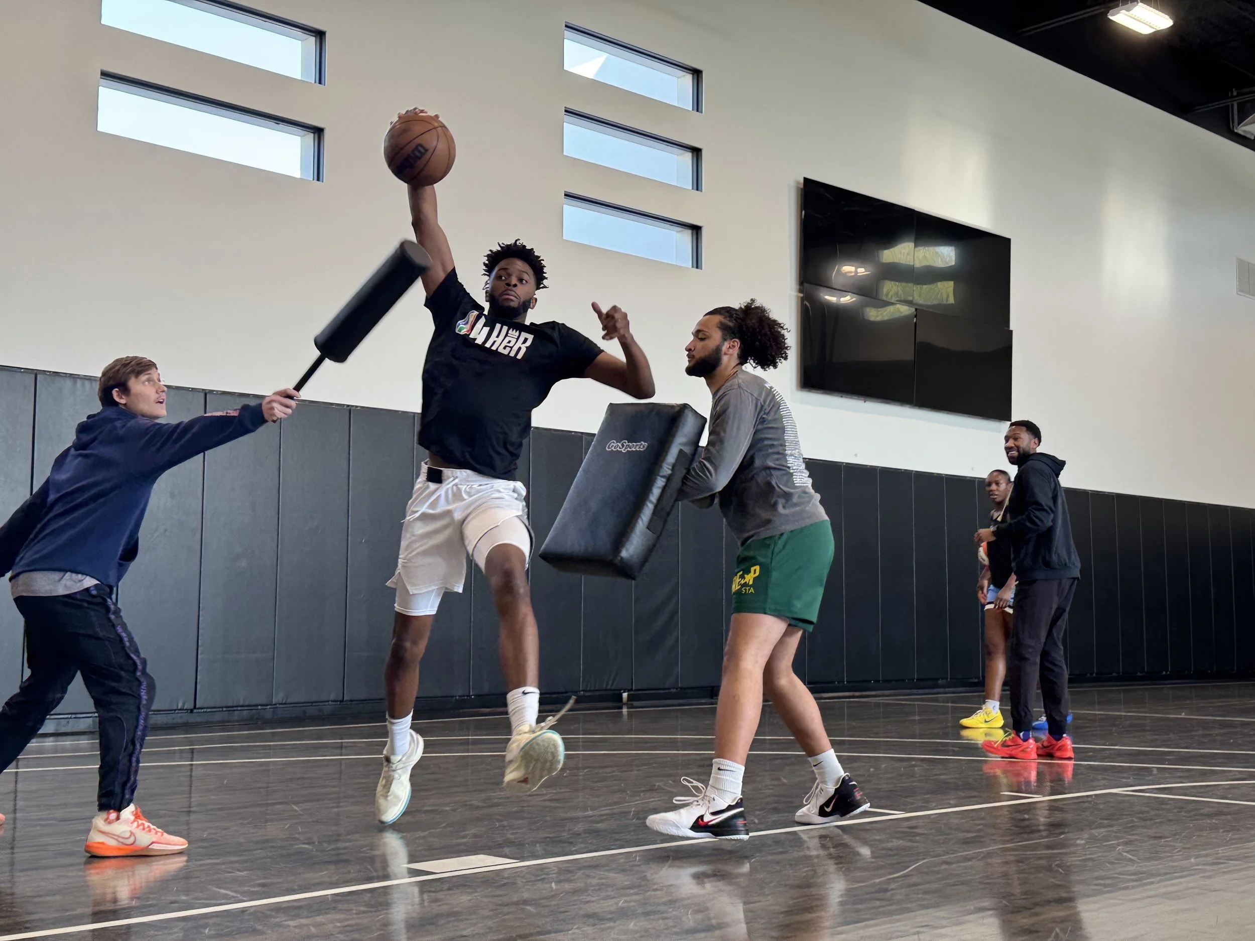 Devine_Coach Elijah Knox Basketball Coach Phoenix Arizona Seattle Washington.jpeg