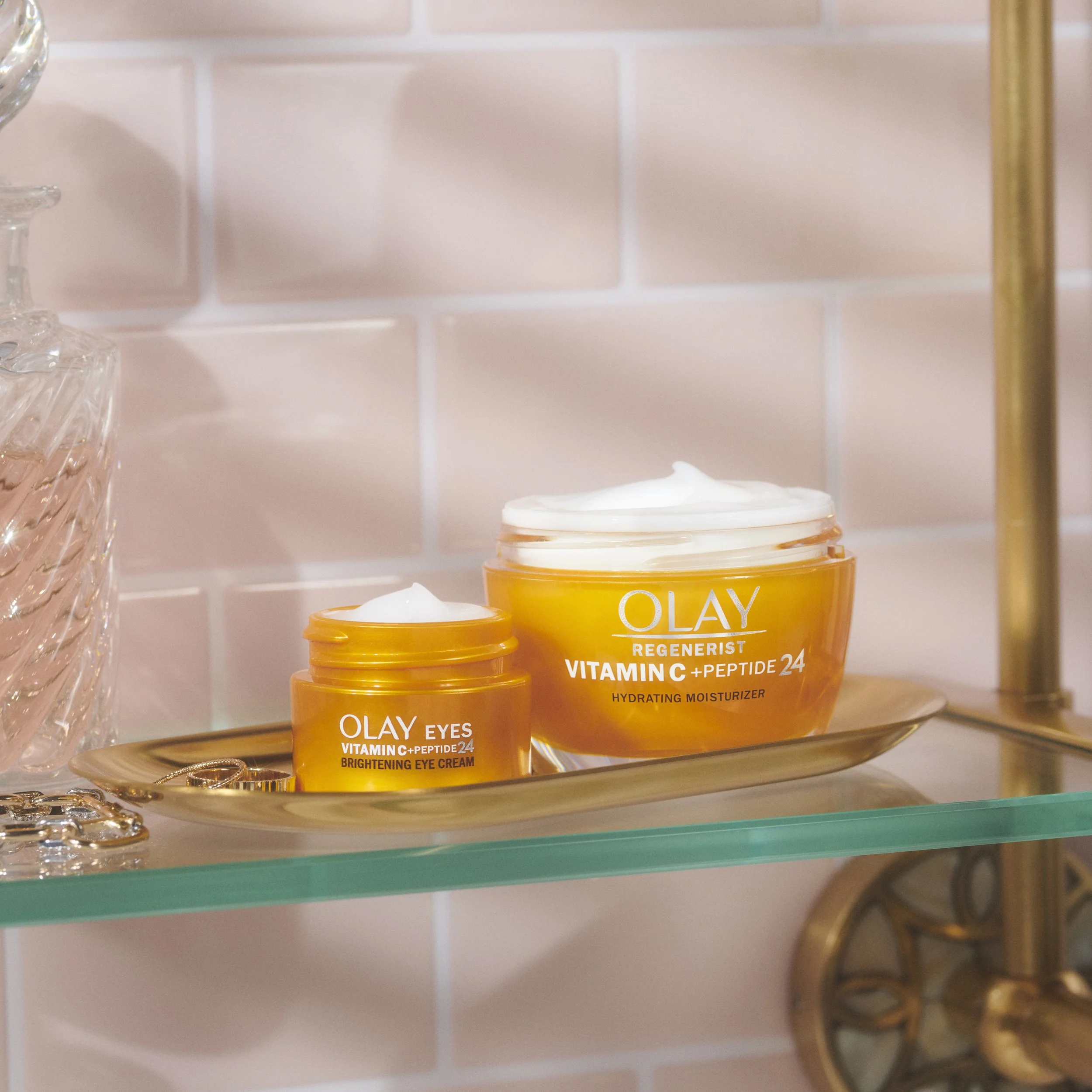 OLAY_CollectionIn-Situ_02_EyeCream-Moisturizer_FINAL_JENNA_GANG_002 MAIN_CROP_02.jpg