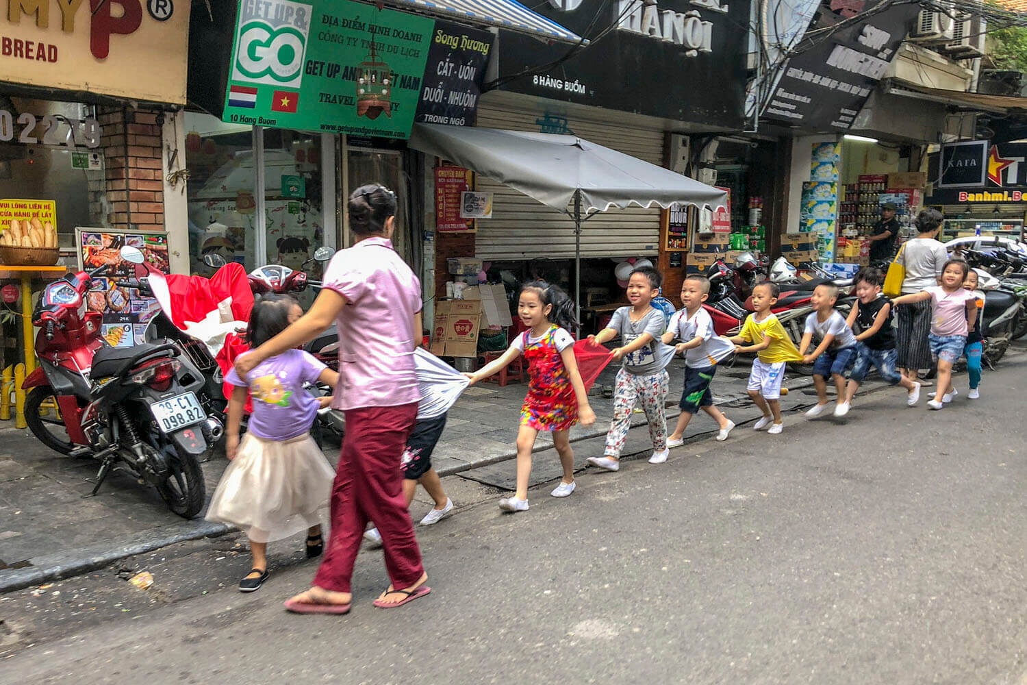       Remembering Carefree School Days   Hanoi,   Việt Nam 