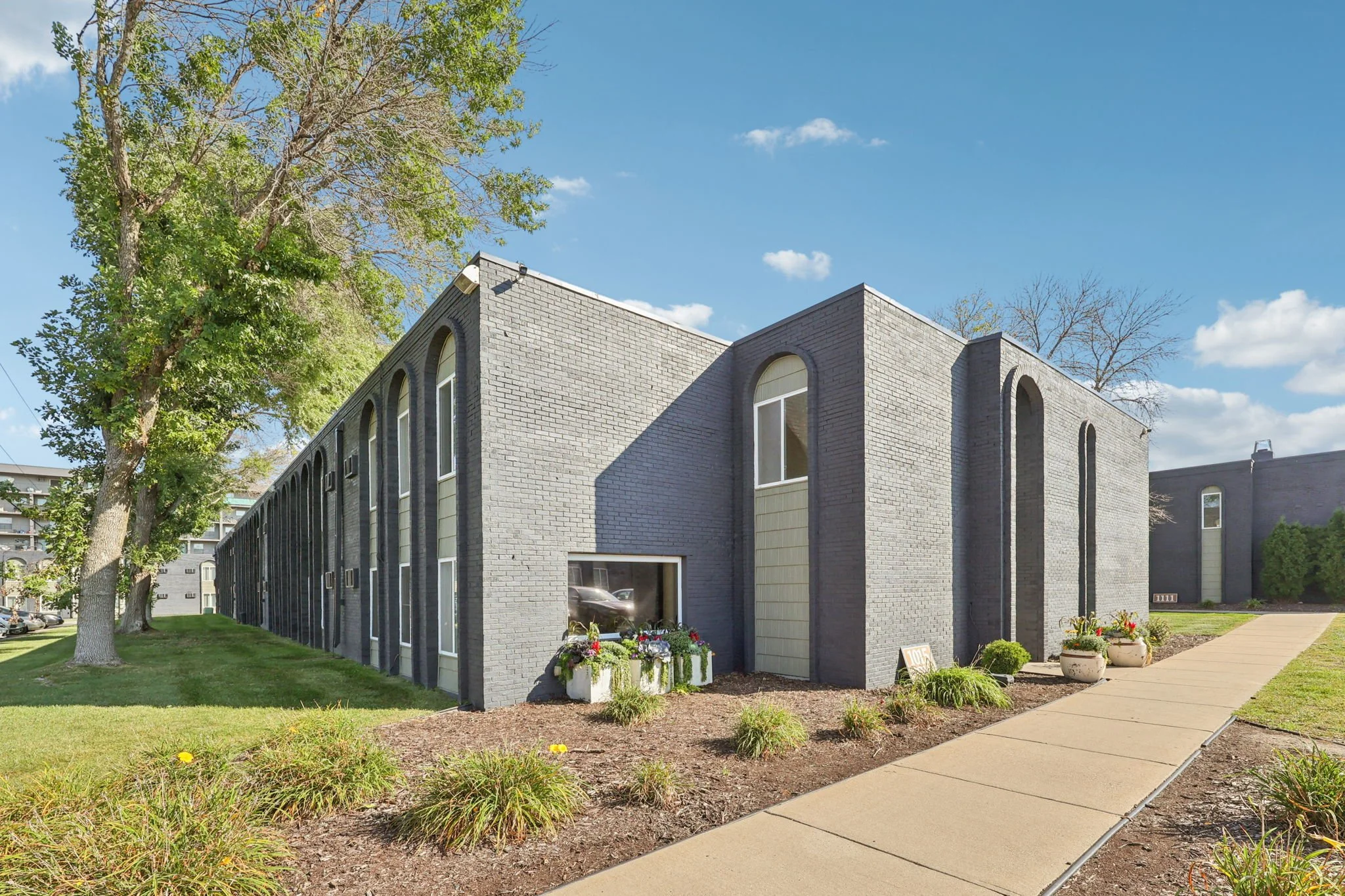 4-web-or-mls-2nd St NE-S1709-004.jpg