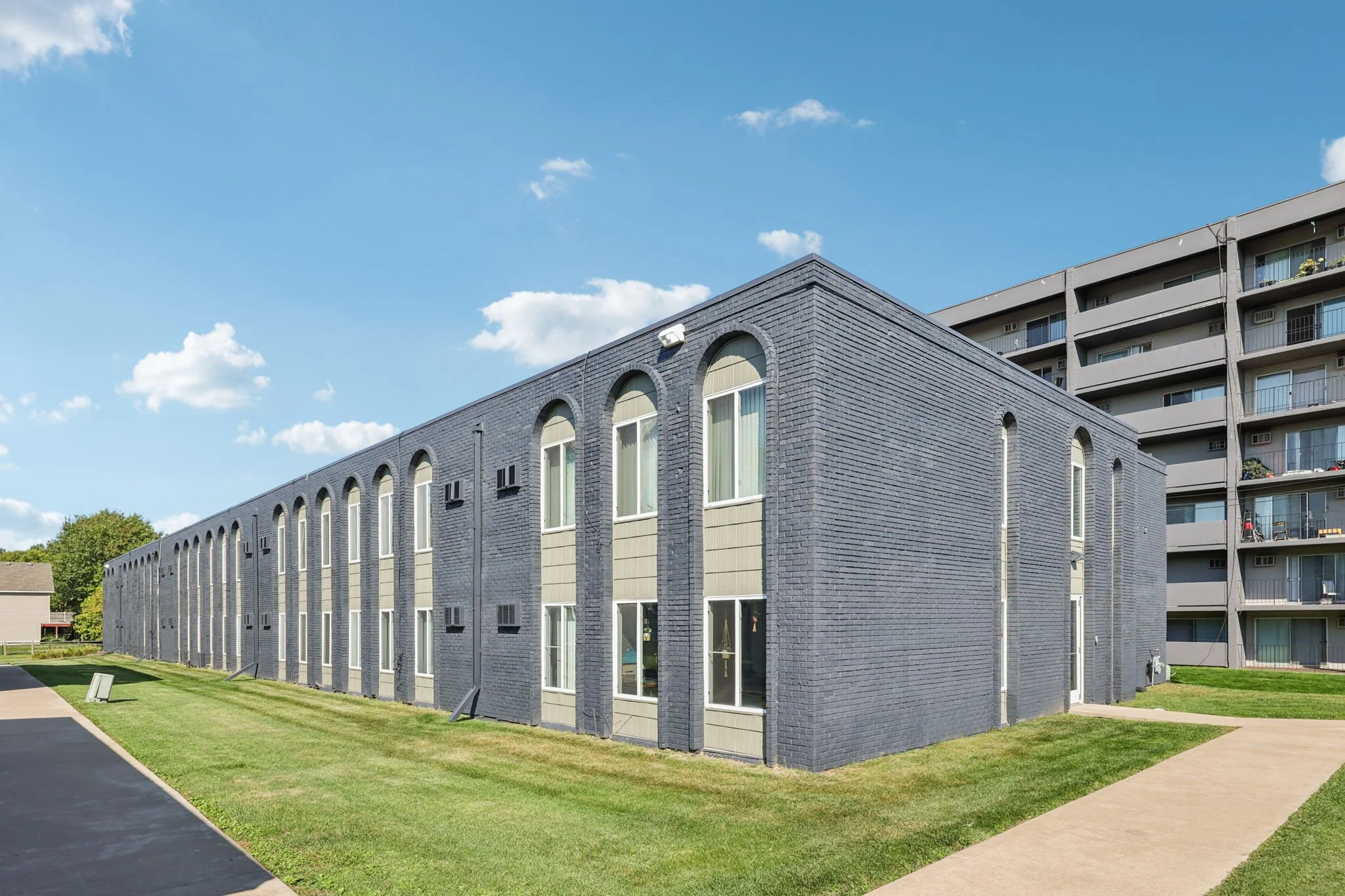 2-web-or-mls-2nd St NE-S1709-002.jpg