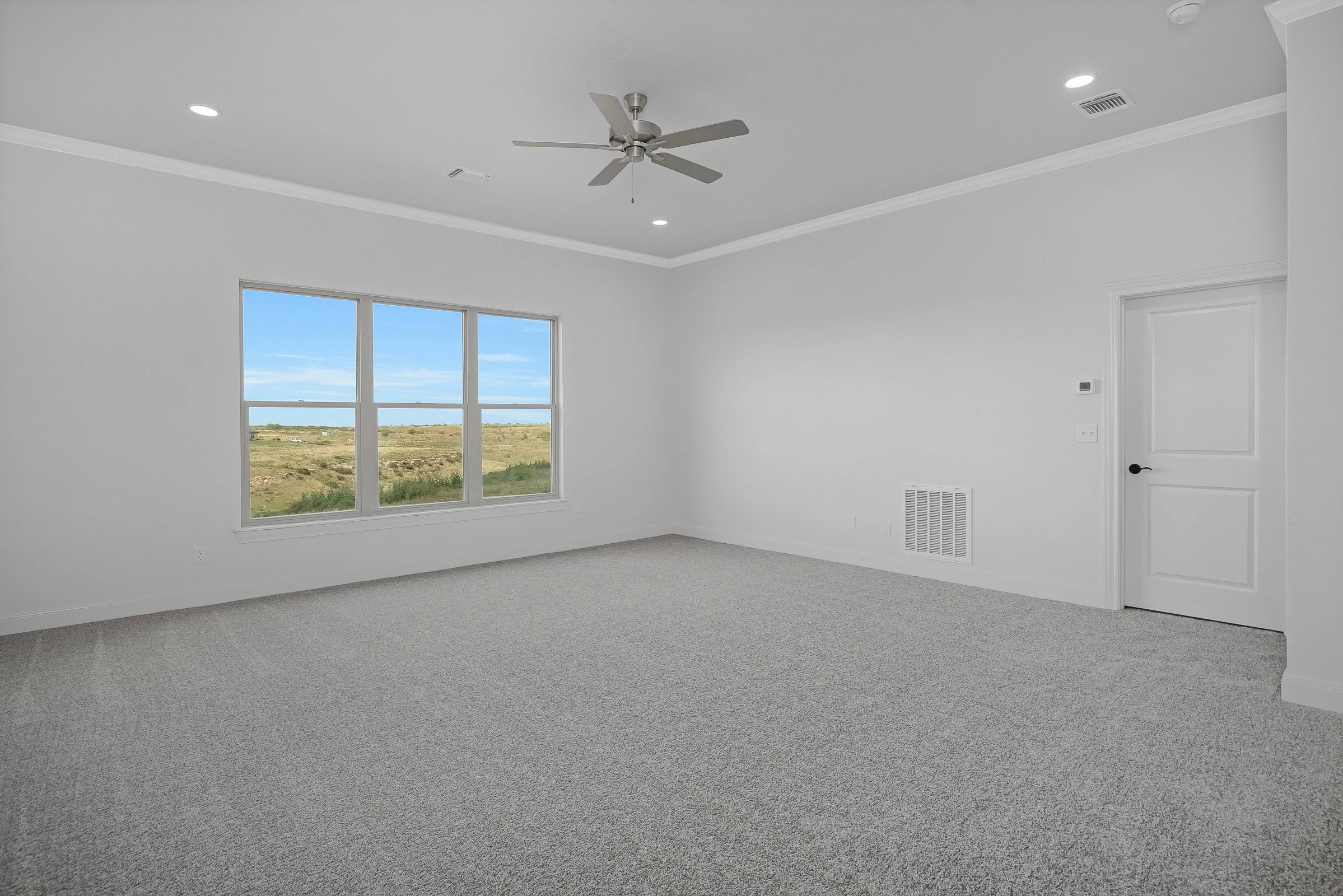 36-Upstairs Bedroom.jpg
