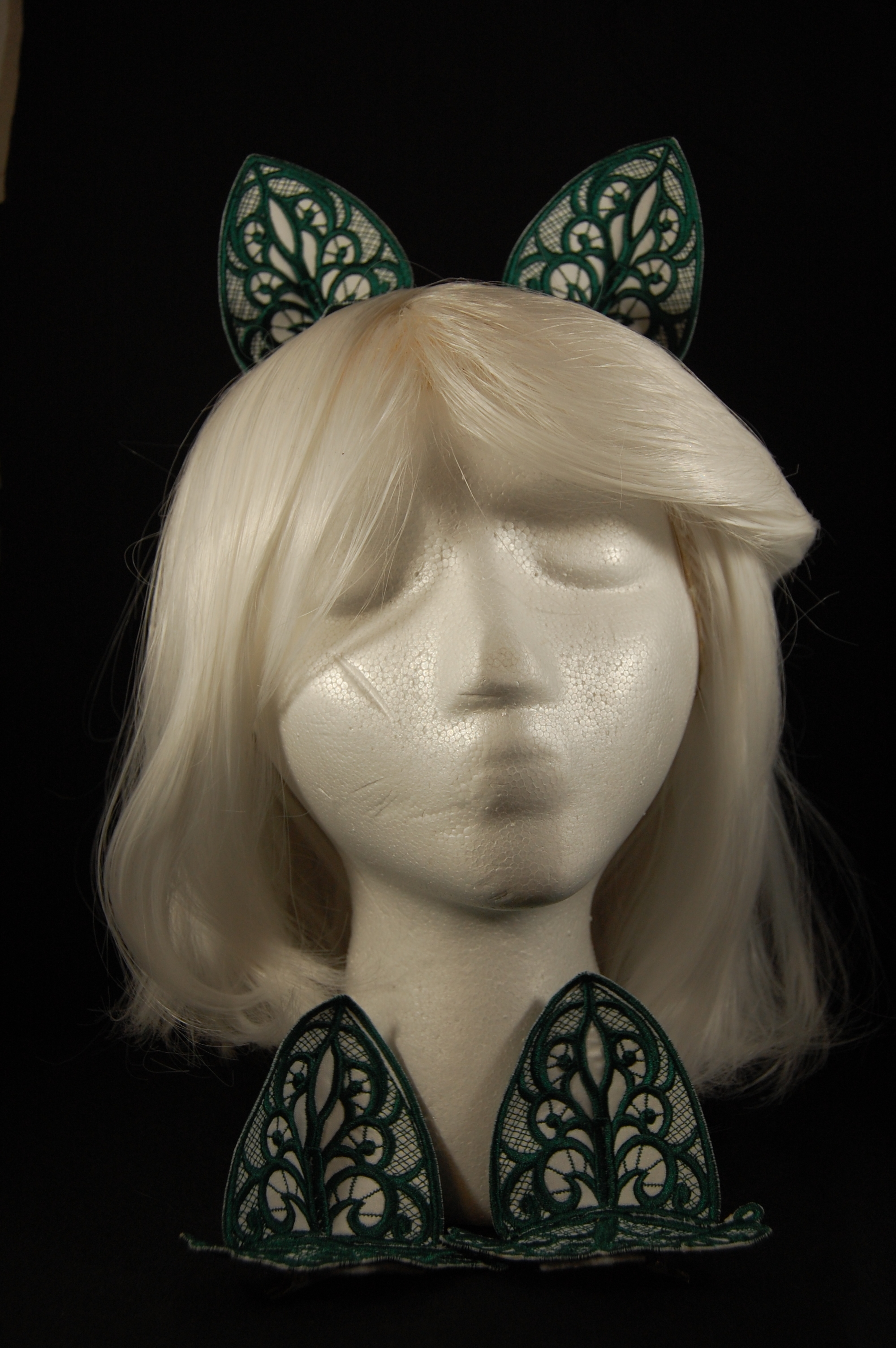 Lace Ears - Dark Green Thread on White Fabric