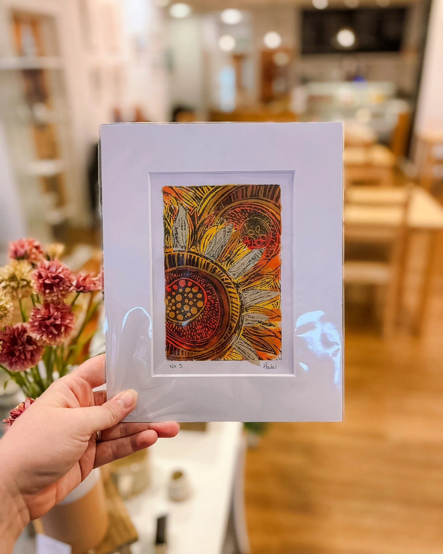 🍂✨ Autumn has arrived at Gallery Art + Coffee! ✨🍂

Our shelves are full of seasonal treasures to cosy up your home and style this time of year. From beautiful handmade wreaths to ceramic mugs perfect for hot chocolate, and unique jewellery pieces, 