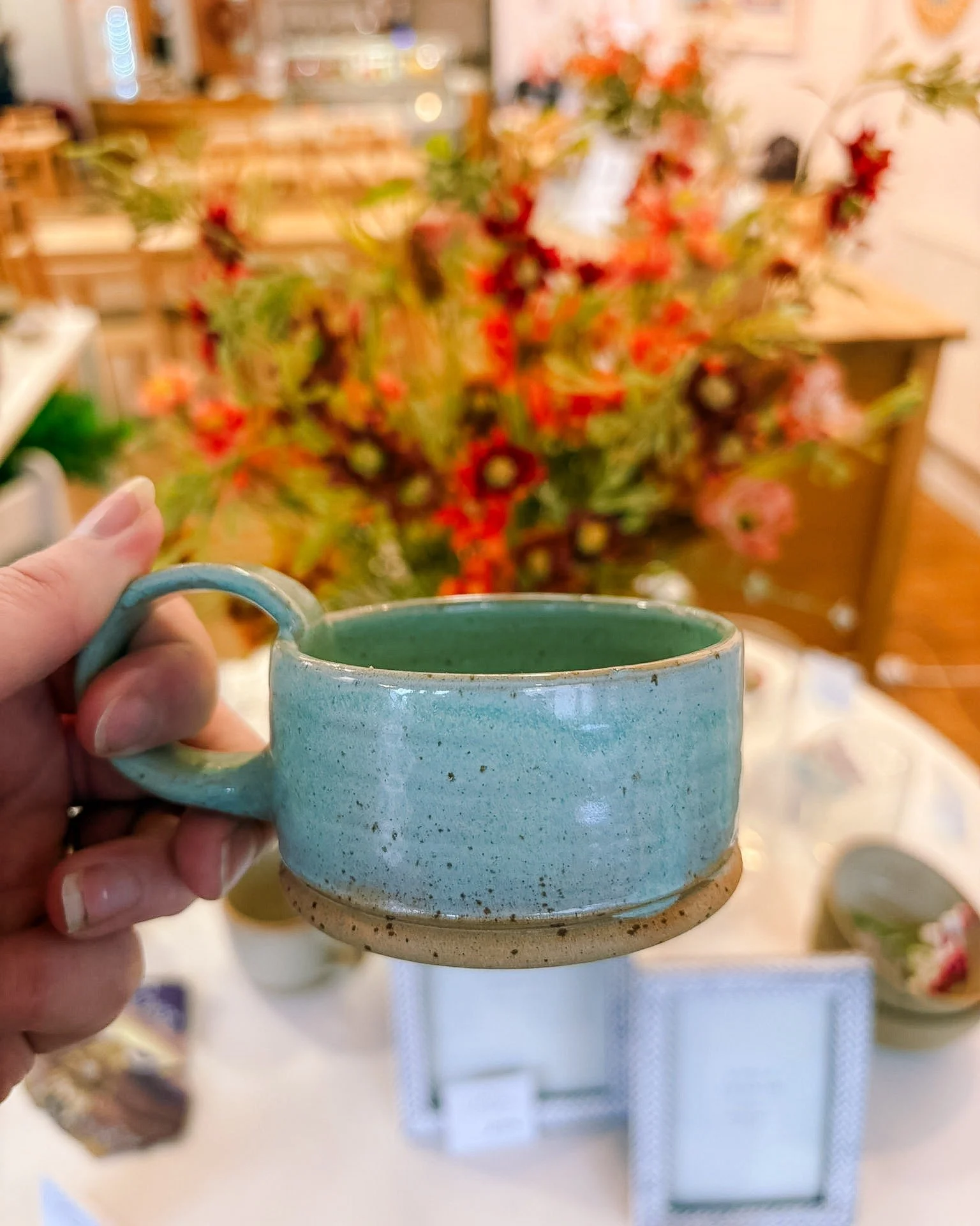 ✨ New Artist Alert &ndash; @abbottsceramics ✨

We&rsquo;re so excited to welcome Zoe of Abbott Ceramics to Gallery Art + Coffee!
Born and raised on the Pembrokeshire coast, Zoe draws endless inspiration from the colours and textures of the sea, cliff