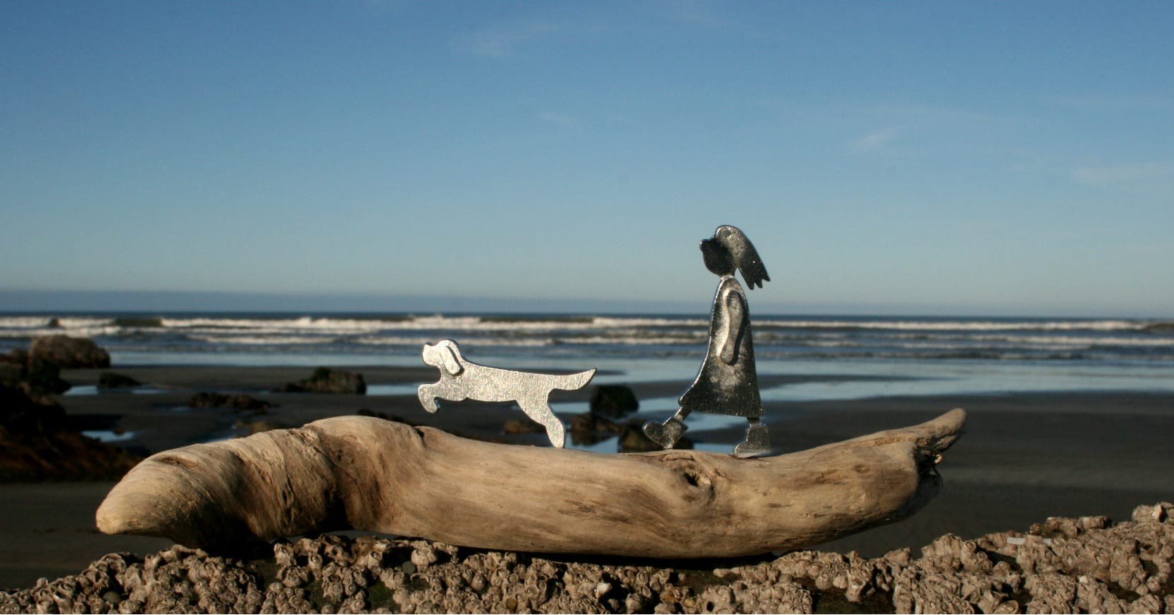 ✨ In the Gallery &ndash; Yvette Brown's  Pewter Pieces ✨

We&rsquo;re delighted to be stocking the truly stunning pewter work of Yvette Brown here at Gallery Art + Coffee. Pewter is a quietly beautiful metal &mdash; subtle, pliable, and capable of wo