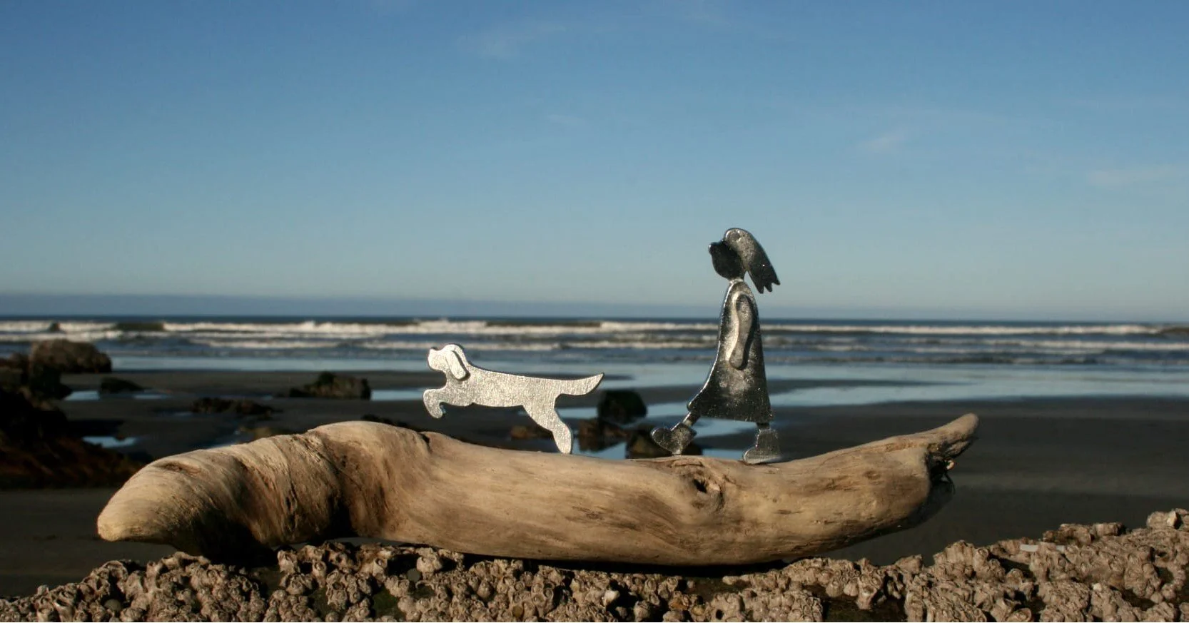 ✨ In the Gallery &ndash; Yvette Brown's  Pewter Pieces ✨

We&rsquo;re delighted to be stocking the truly stunning pewter work of Yvette Brown here at Gallery Art + Coffee. Pewter is a quietly beautiful metal &mdash; subtle, pliable, and capable of wo