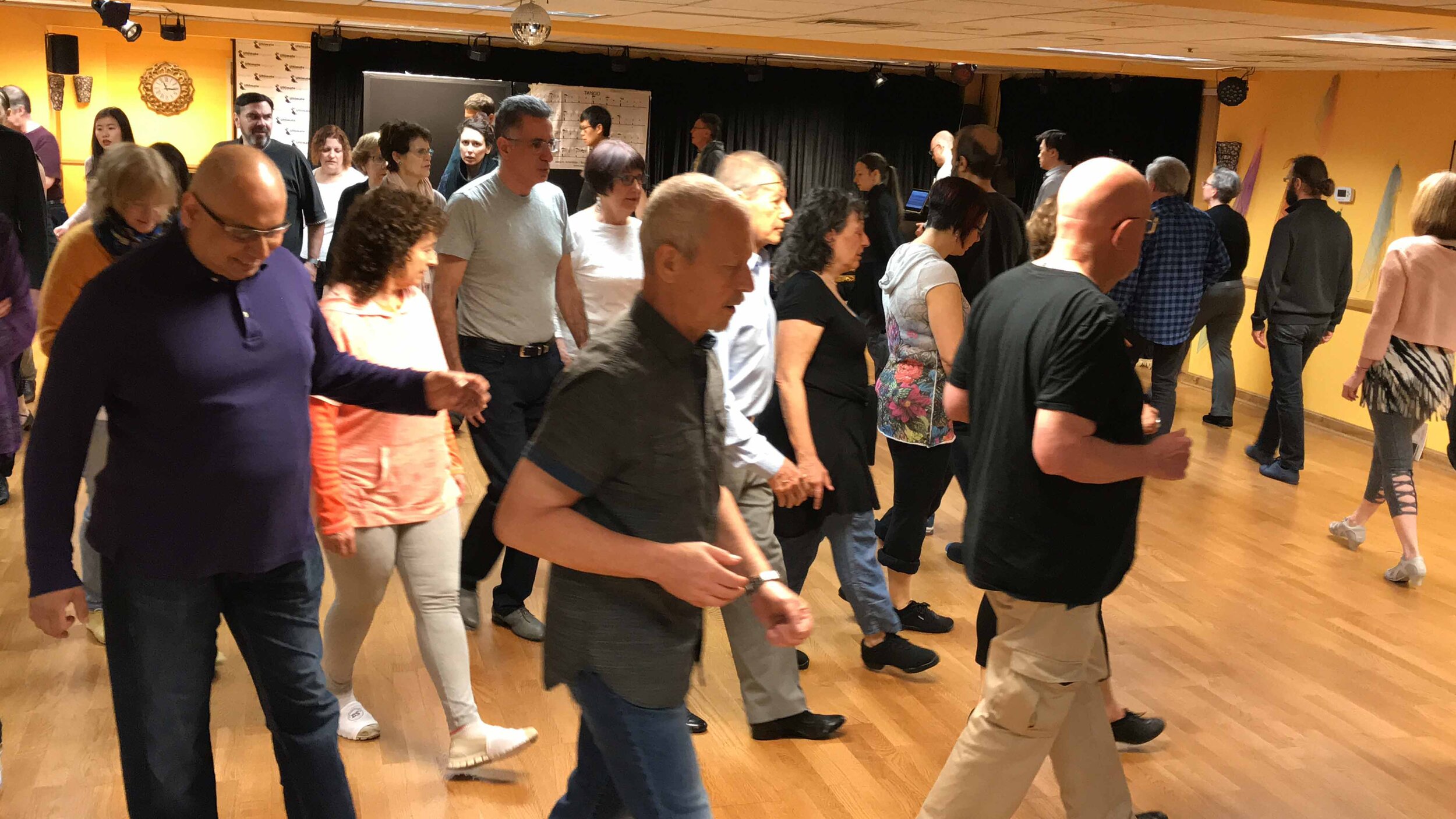 Beginner Tango Classes-3.jpg