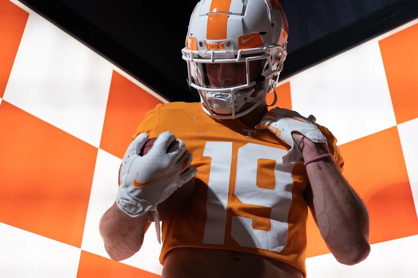 They laugh at me cuz I&rsquo;m diff, I laugh at em cause they all the same...🦄 blrd