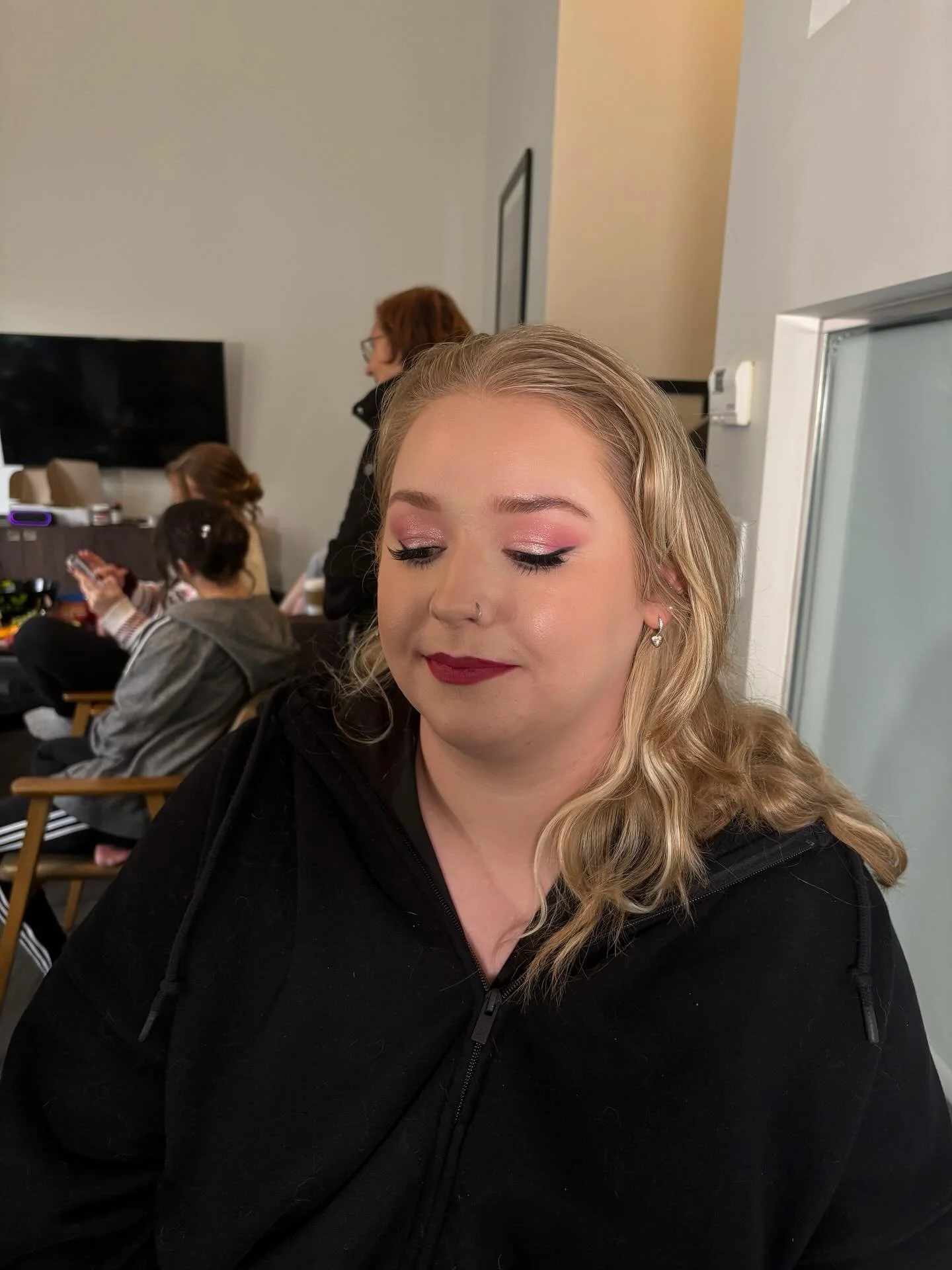 It&rsquo;s not everyday, a bride wants a hot pink makeup look&hellip; but my god maybe it should be a trend 👀🥰

My last wedding until NYE, and it went out with a bang!