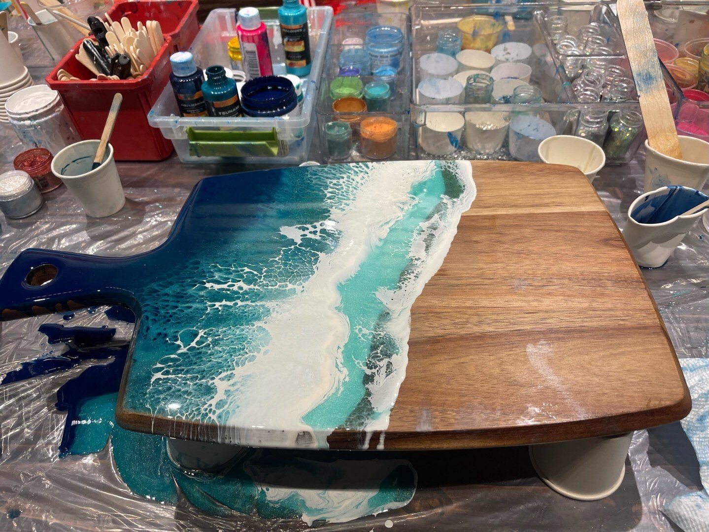 At our artist workshops, your creativity has no limits! What colors would you mix together at today&rsquo;s Sip+Spill?

Spots are still available for today's epoxy resin workshop with @Holly_Weber_Art at 6pm. 🤗

👉designmanagementhawaii.com

📍1051 